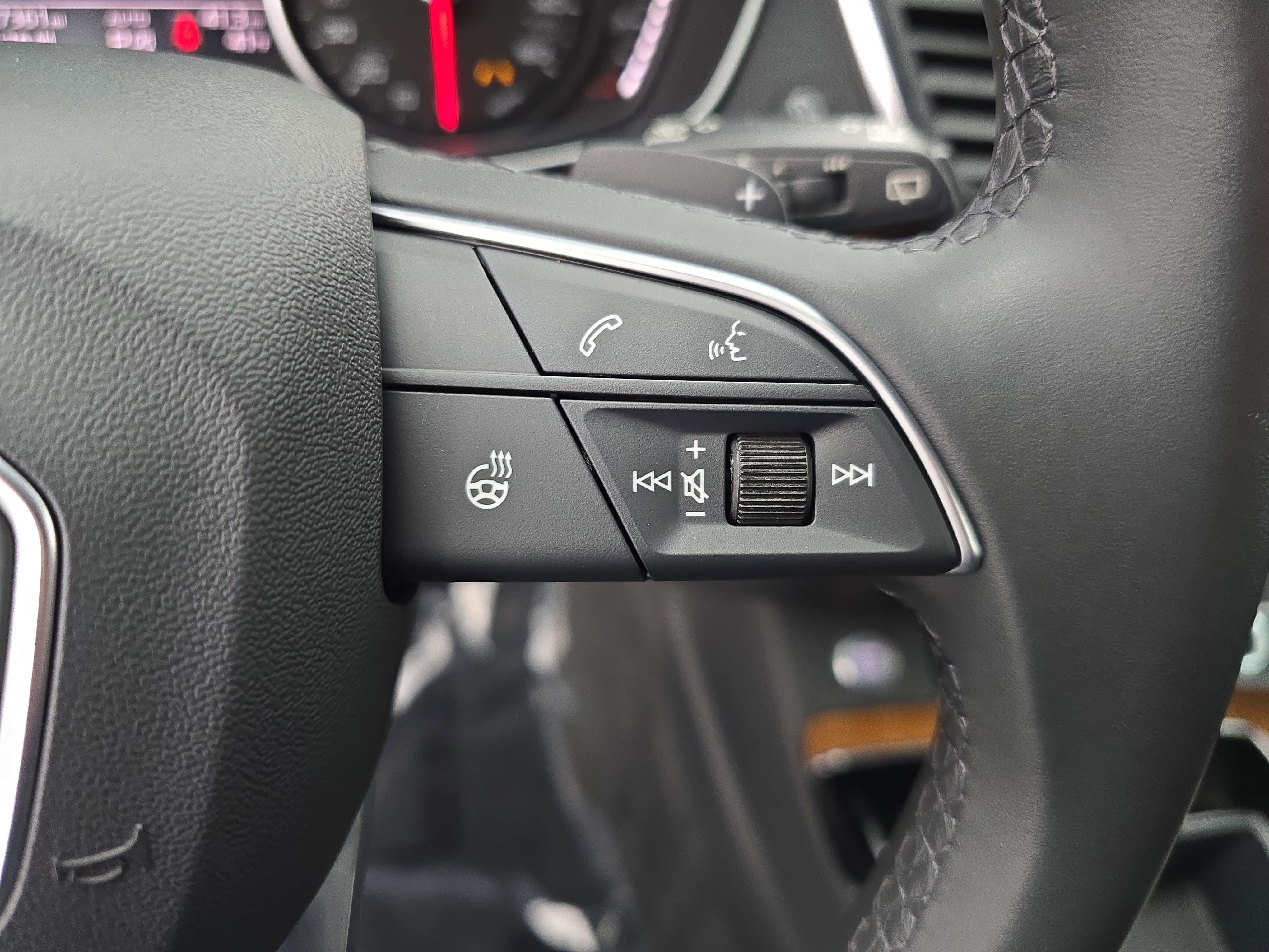 2022 Audi Q5 S line Premium