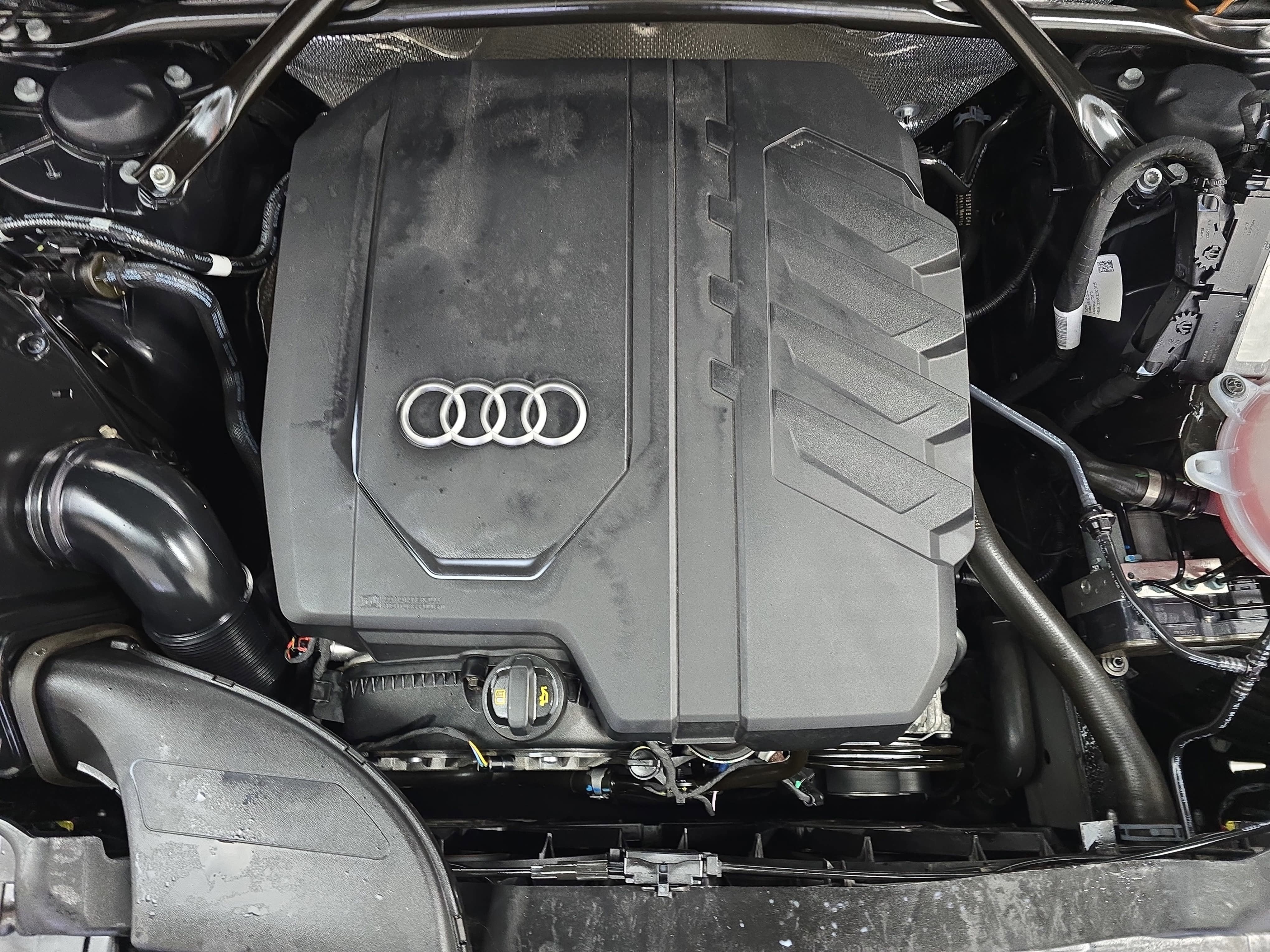 2022 Audi Q5 S line Premium