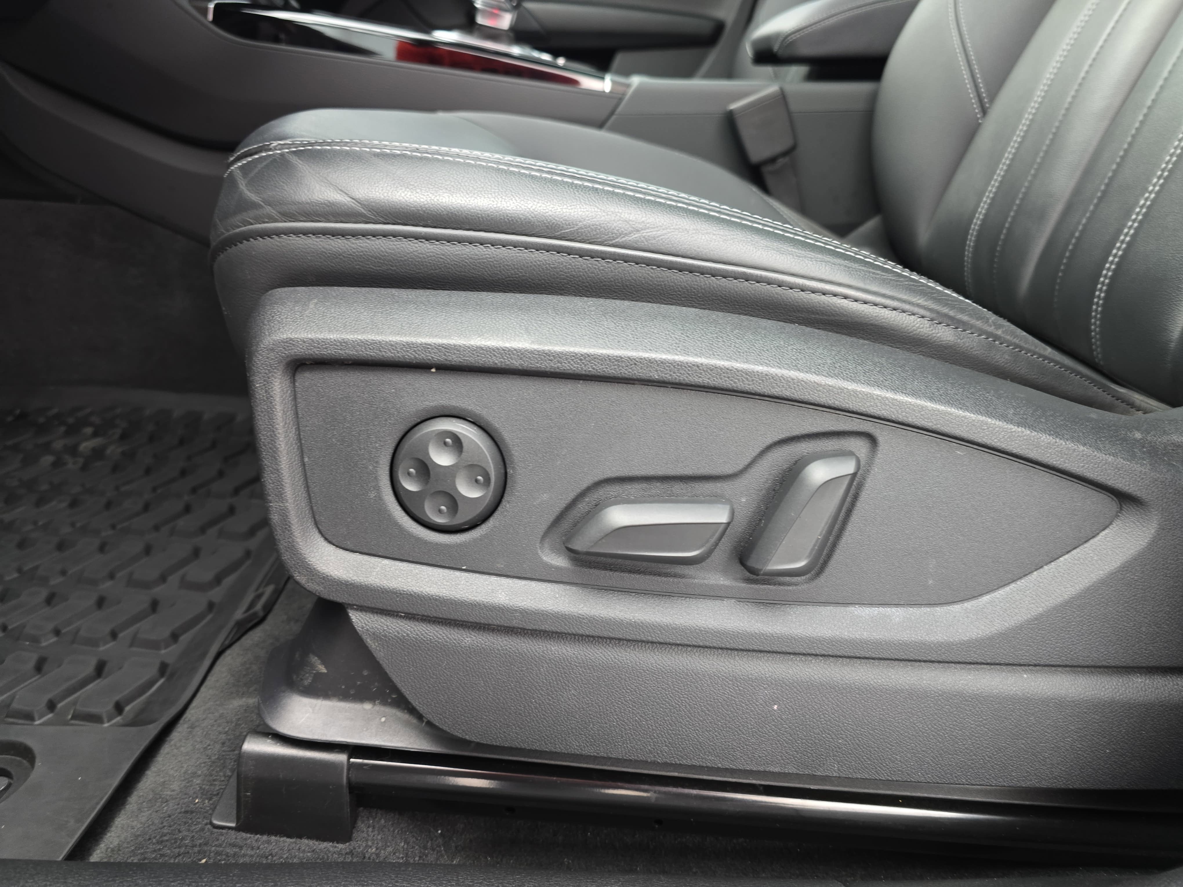 2023 Audi Q5 S line Premium