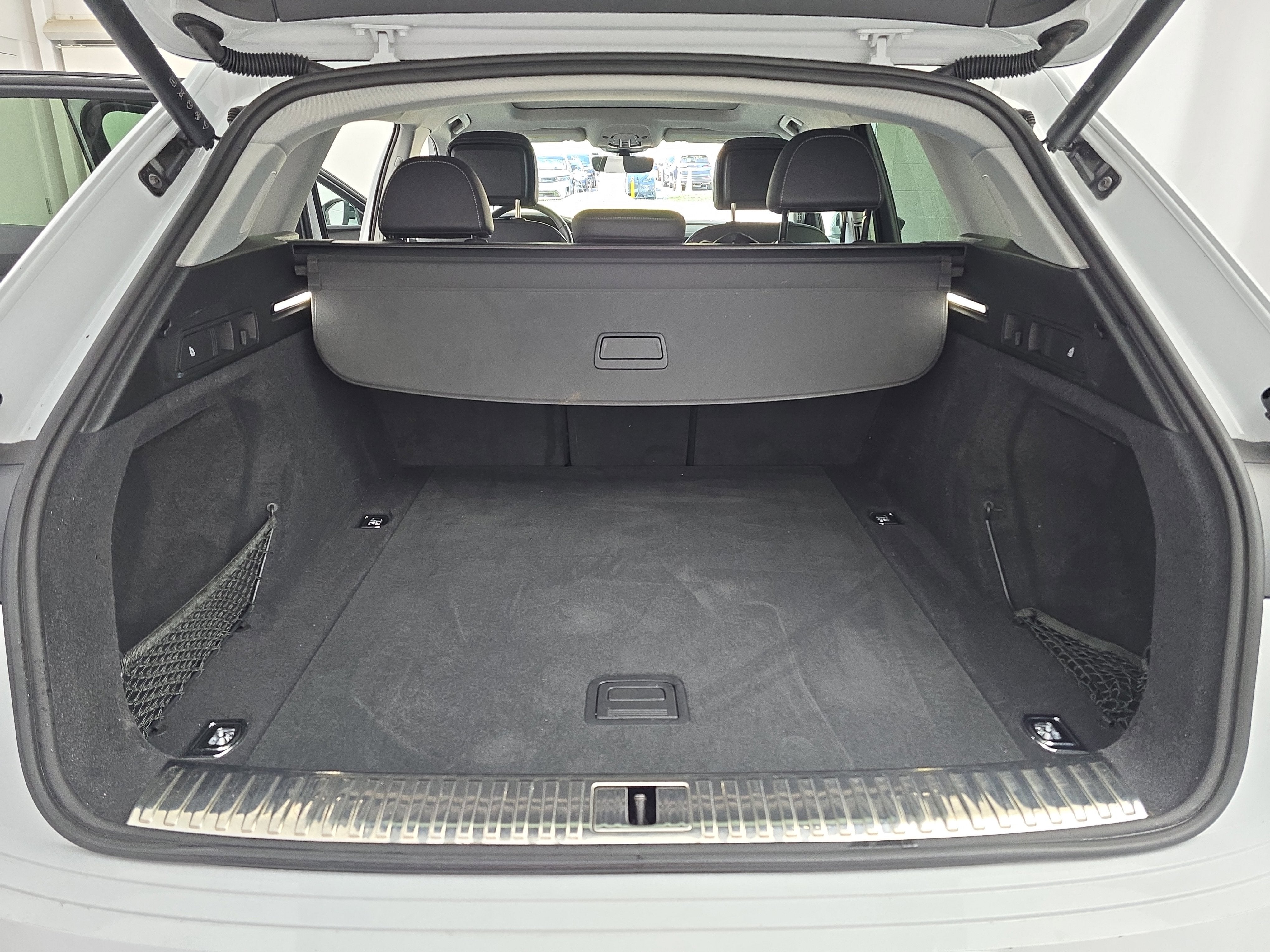 2023 Audi e-tron Premium Plus