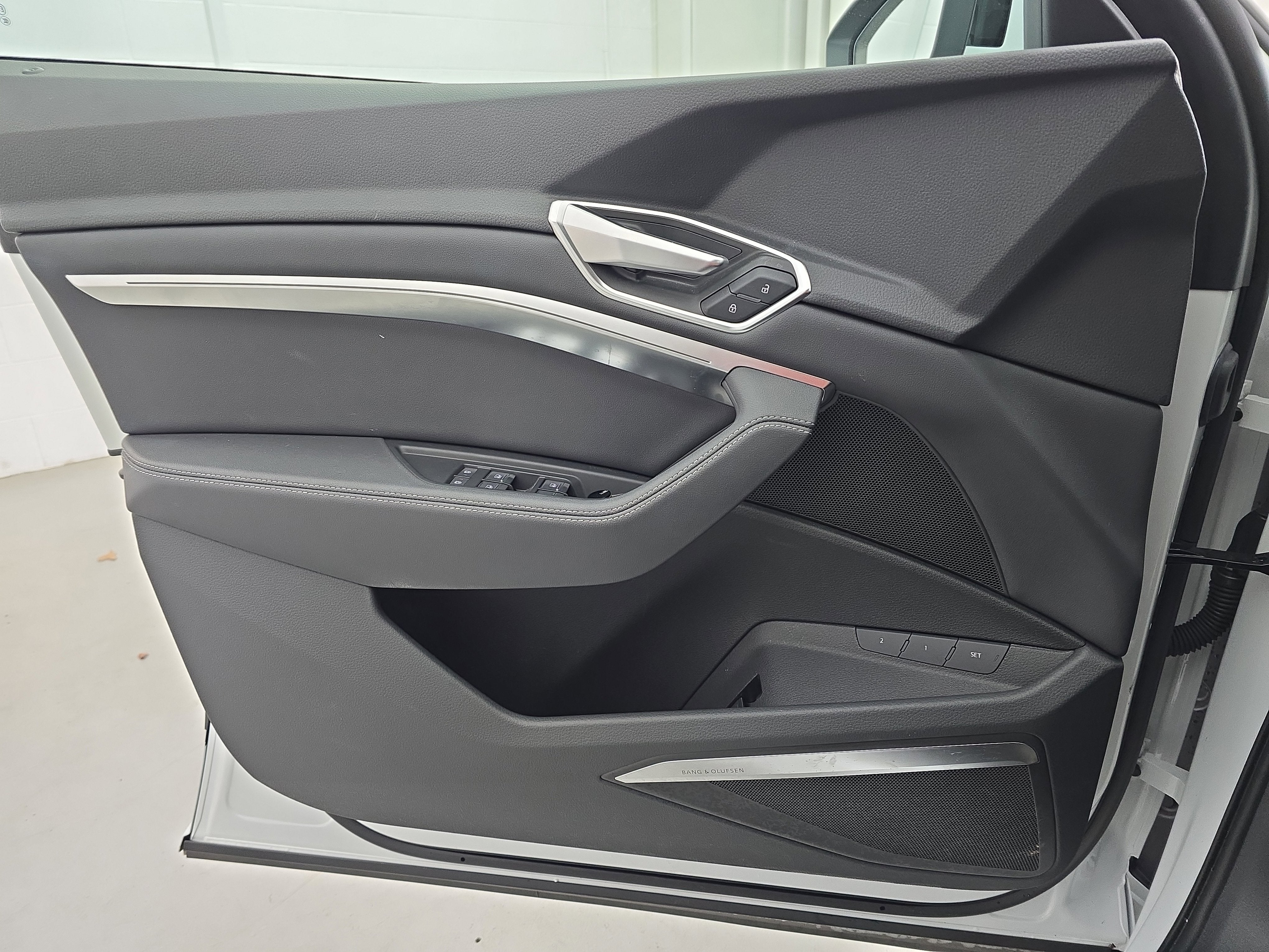 2023 Audi e-tron Premium Plus