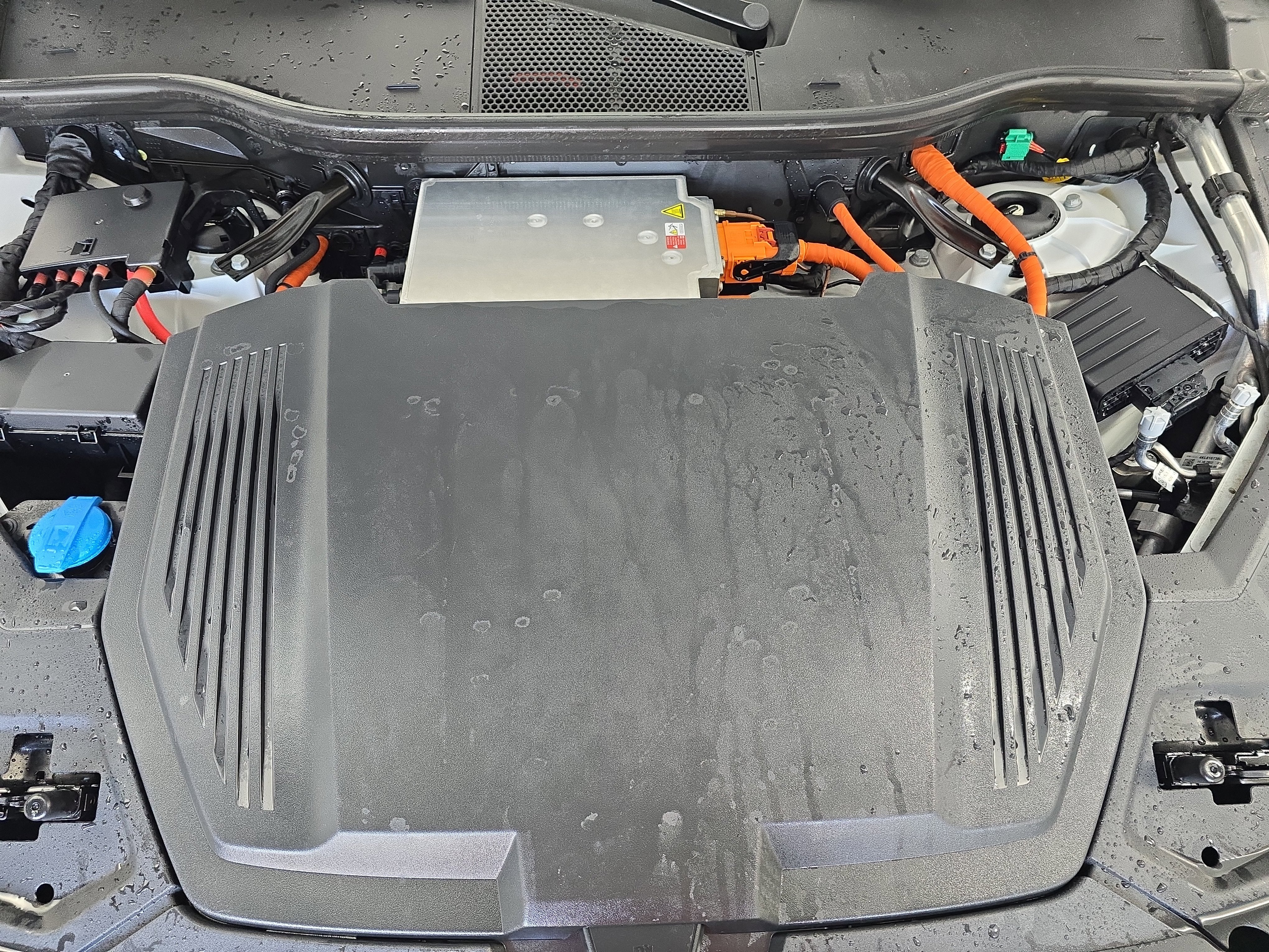 2023 Audi e-tron Premium Plus