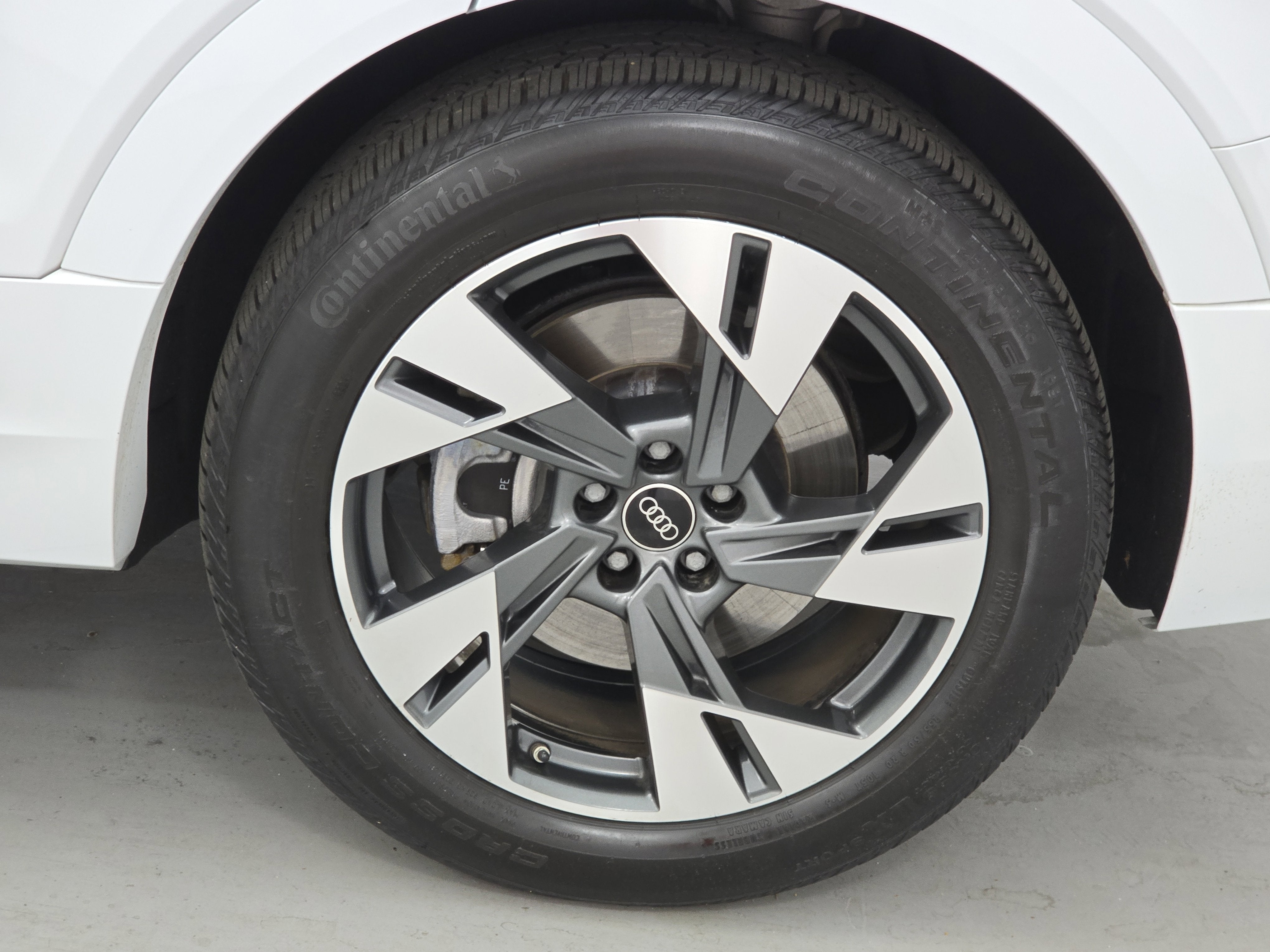 2023 Audi e-tron Premium Plus