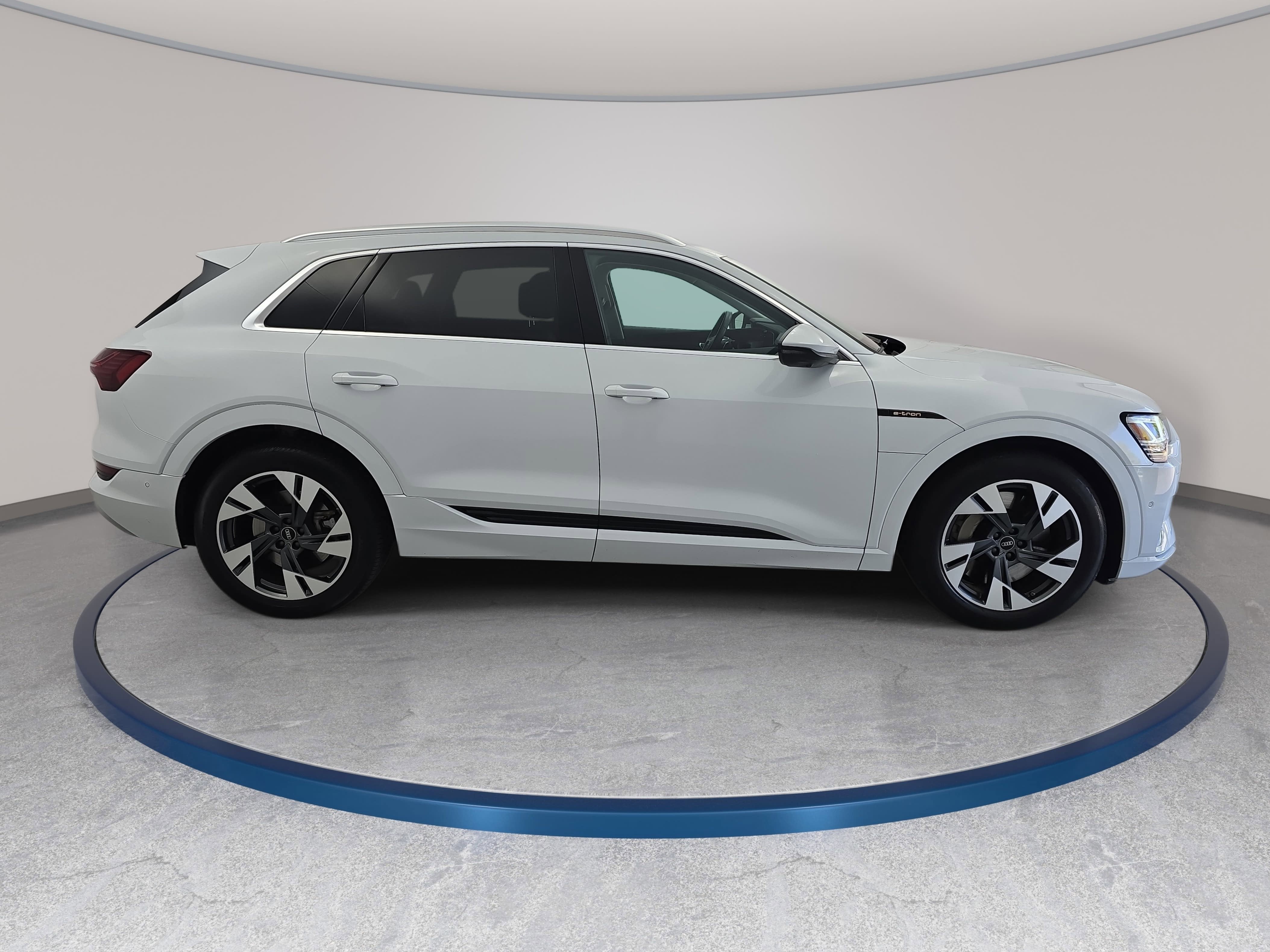2023 Audi e-tron Premium Plus