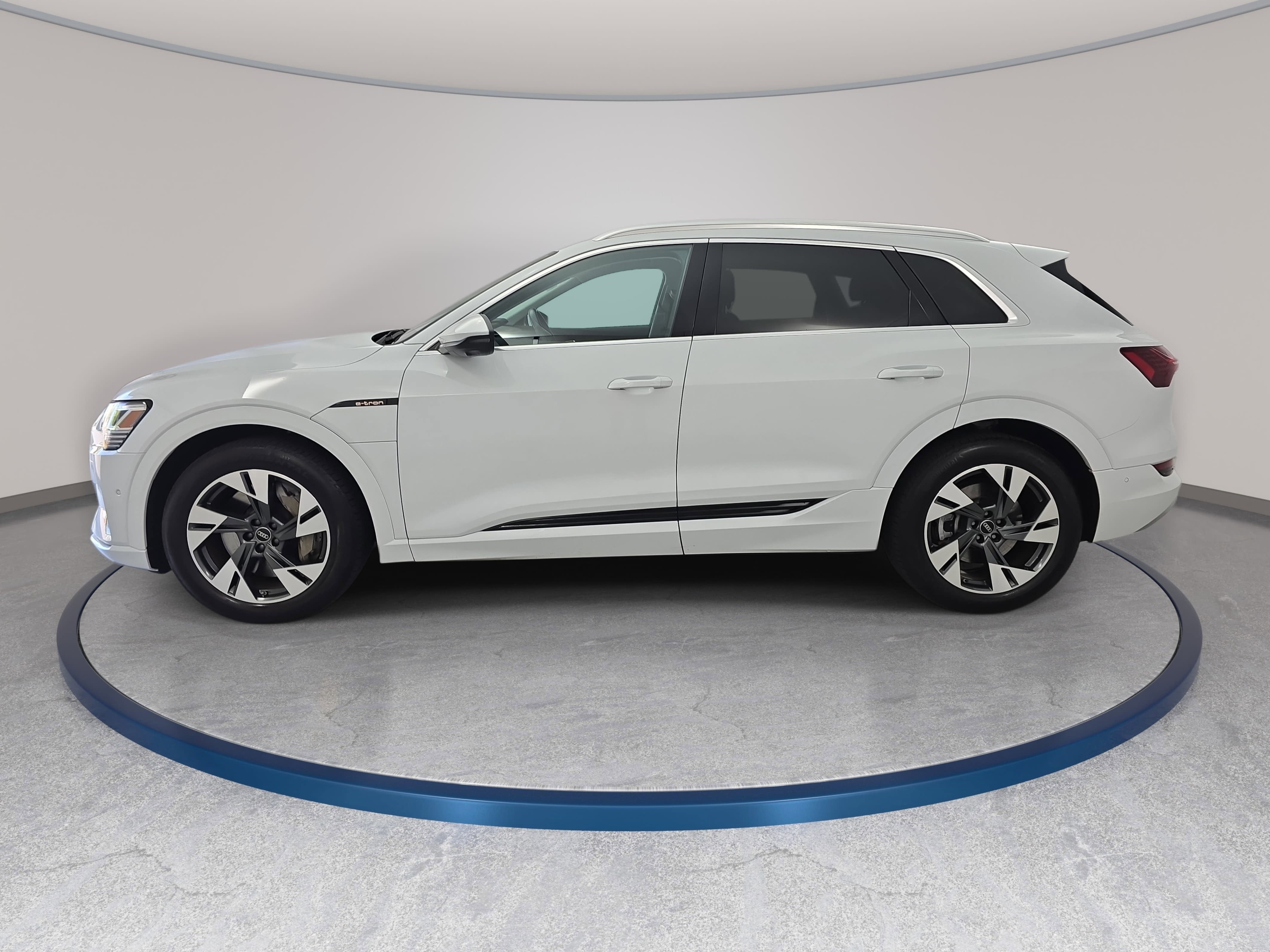 2023 Audi e-tron Premium Plus