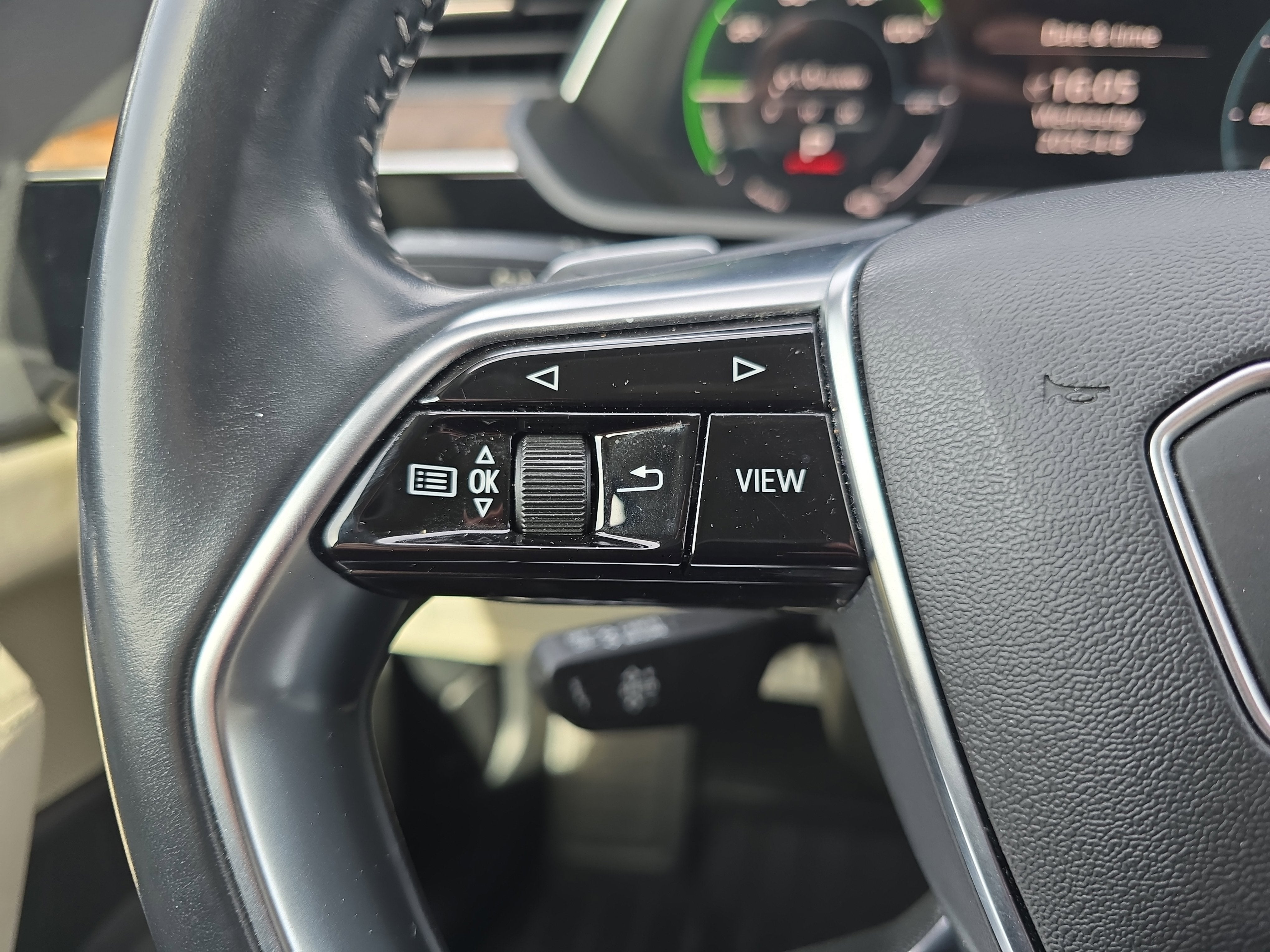 2019 Audi e-tron Premium Plus