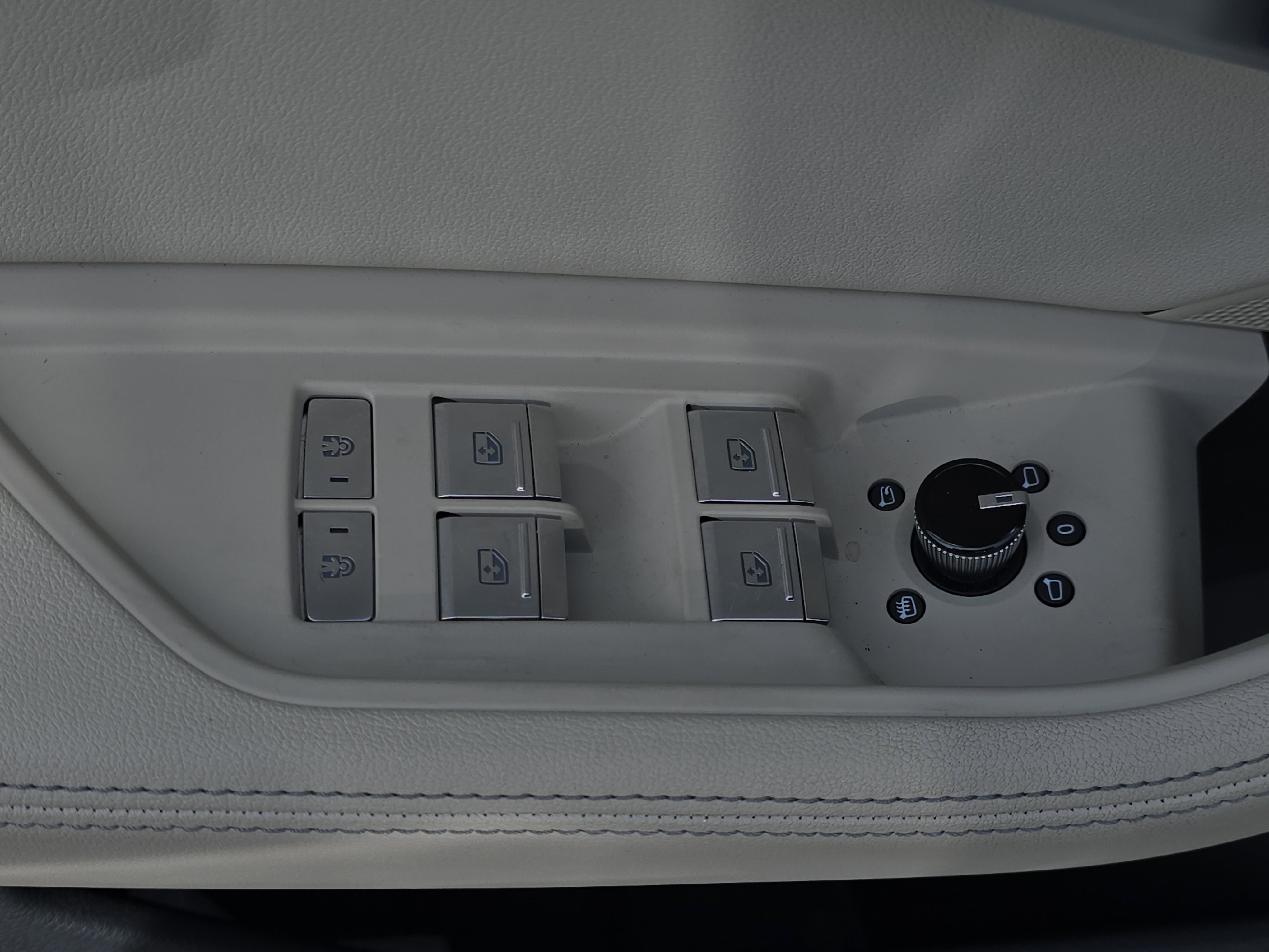 2019 Audi e-tron Premium Plus