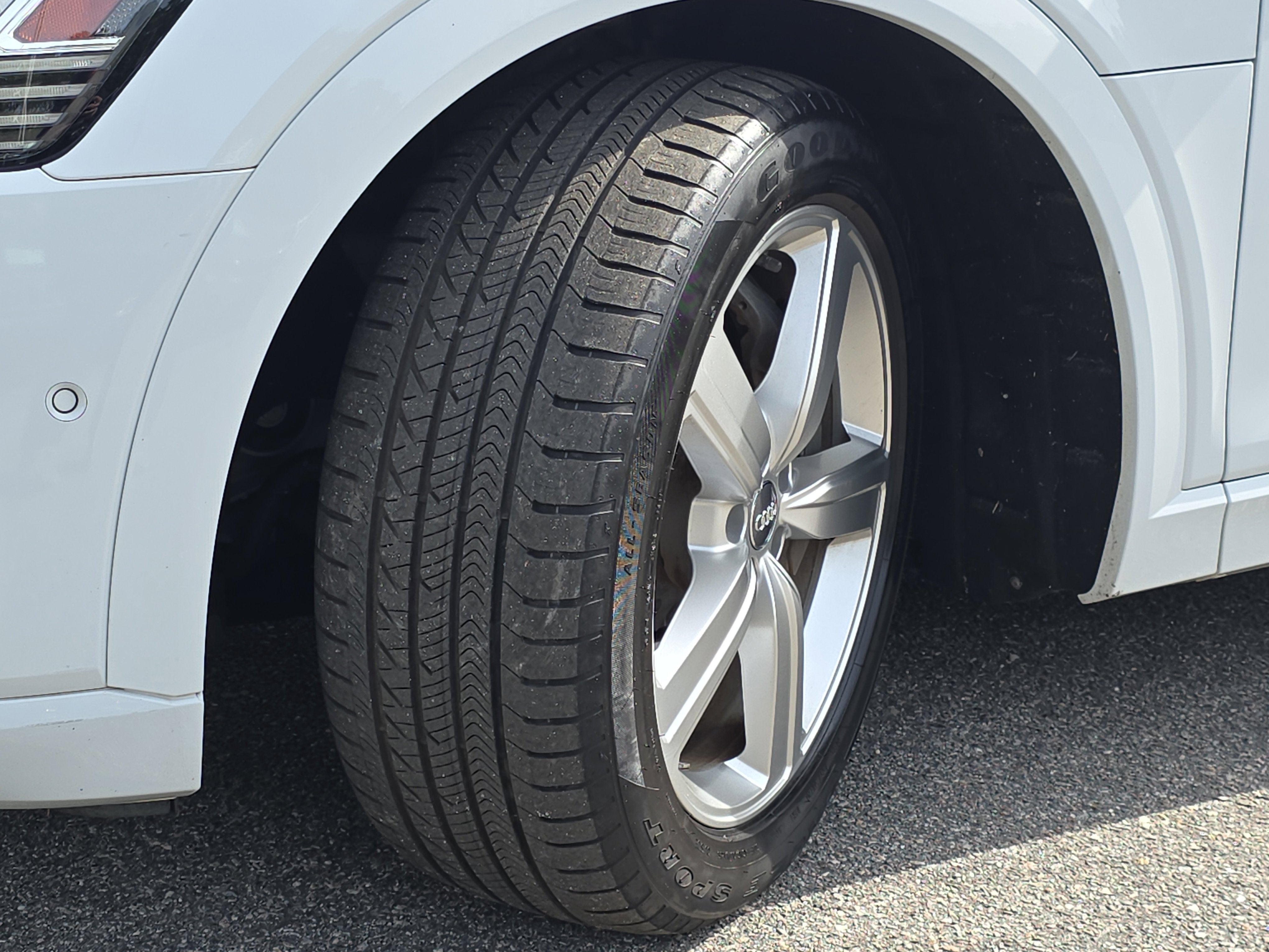 2019 Audi e-tron Premium Plus