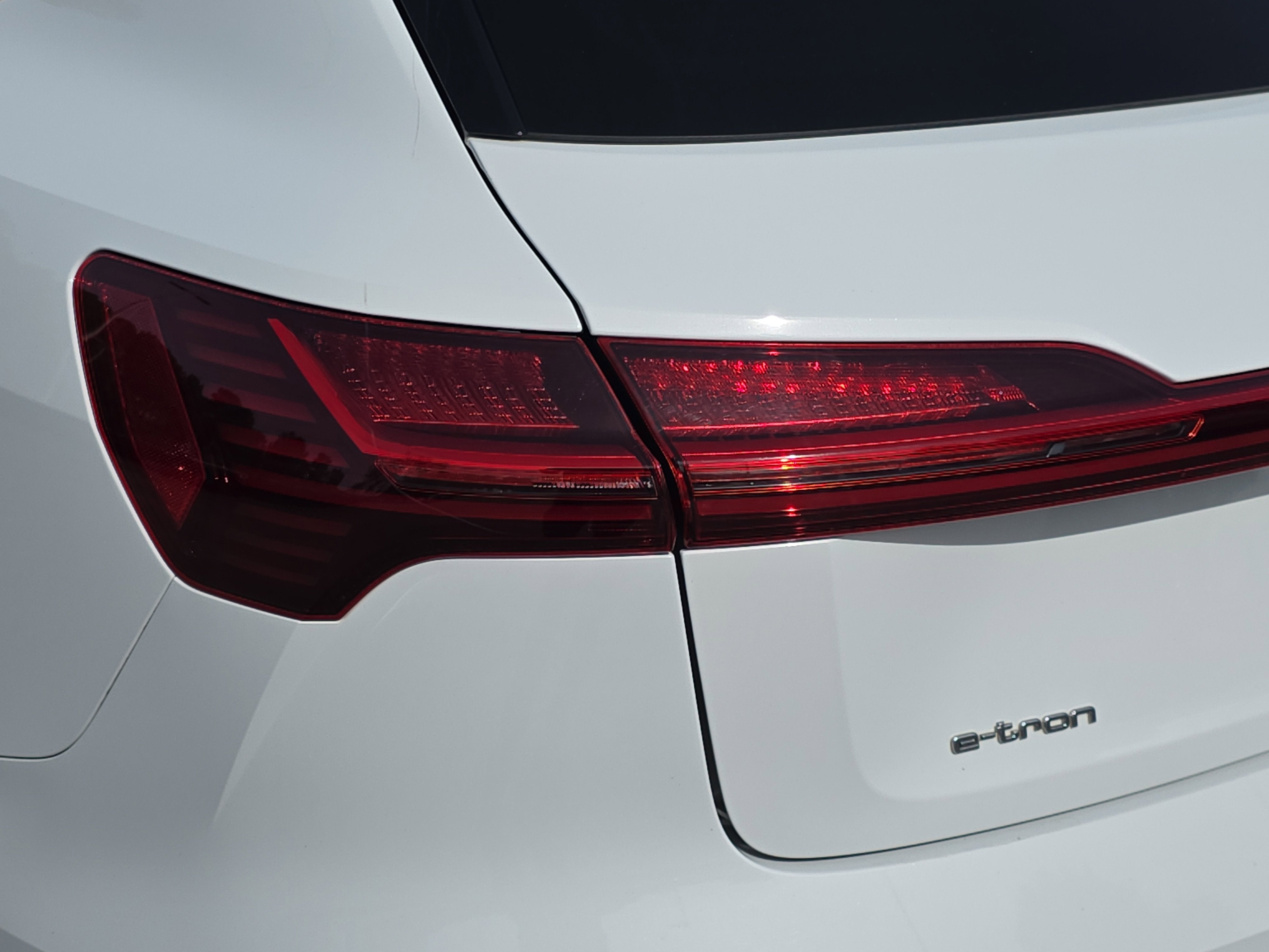 2019 Audi e-tron Premium Plus