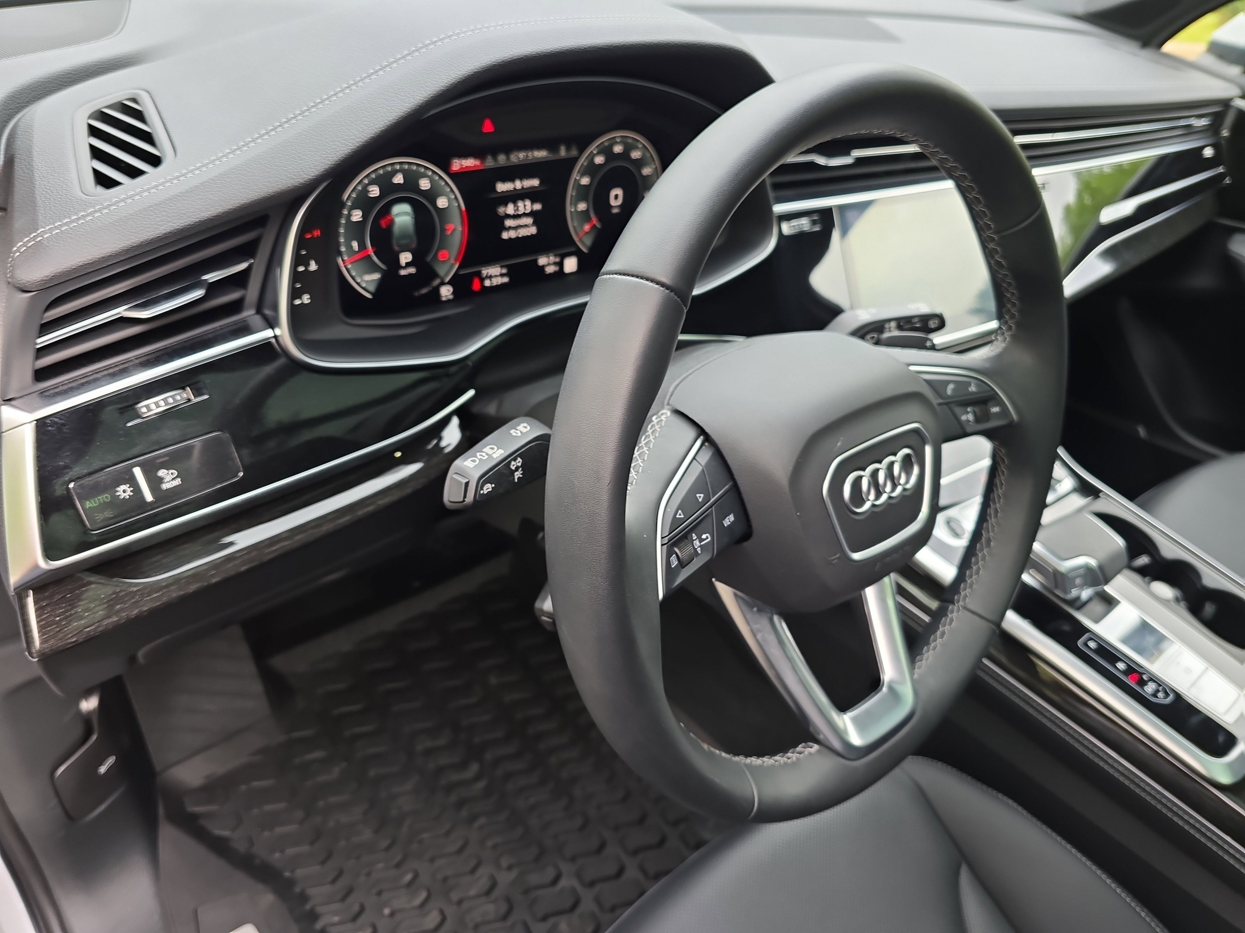 2025 Audi Q7 Premium Plus