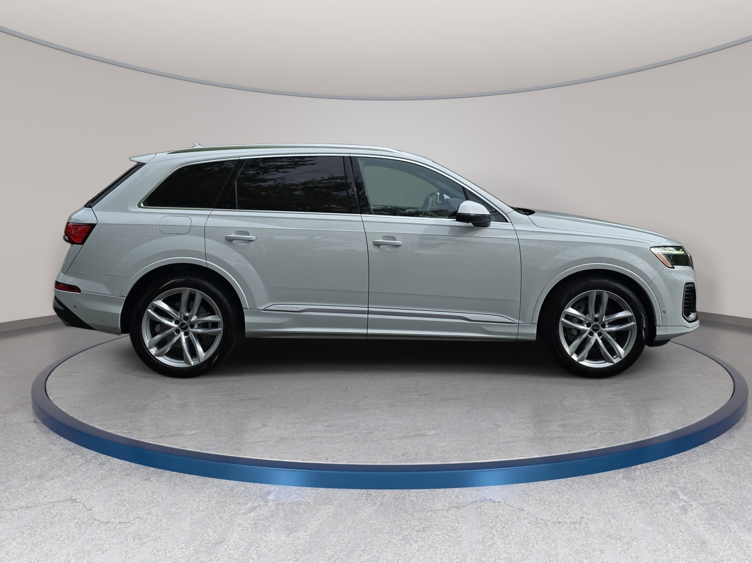 2025 Audi Q7 Premium Plus