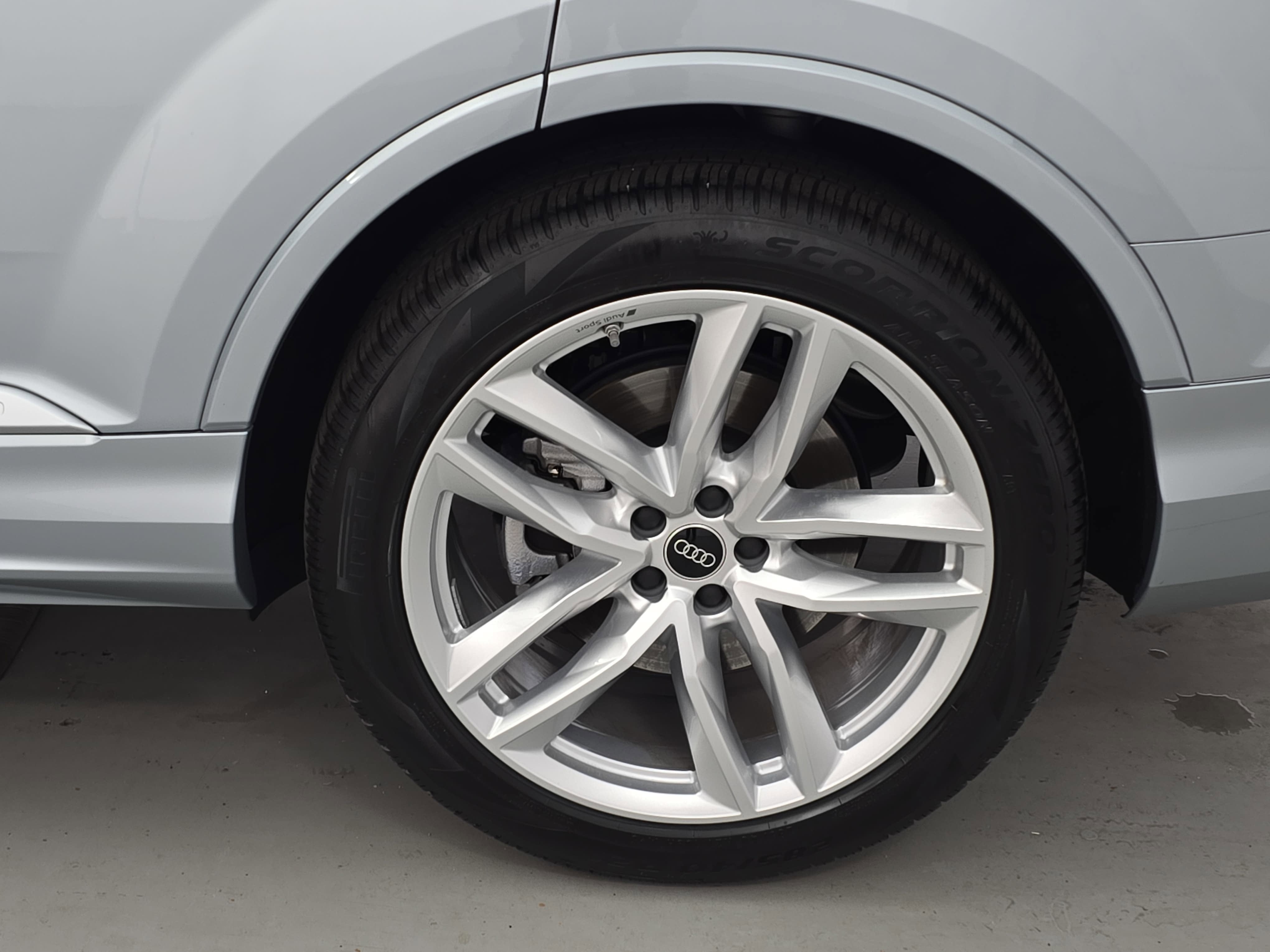 2025 Audi Q7 Premium Plus