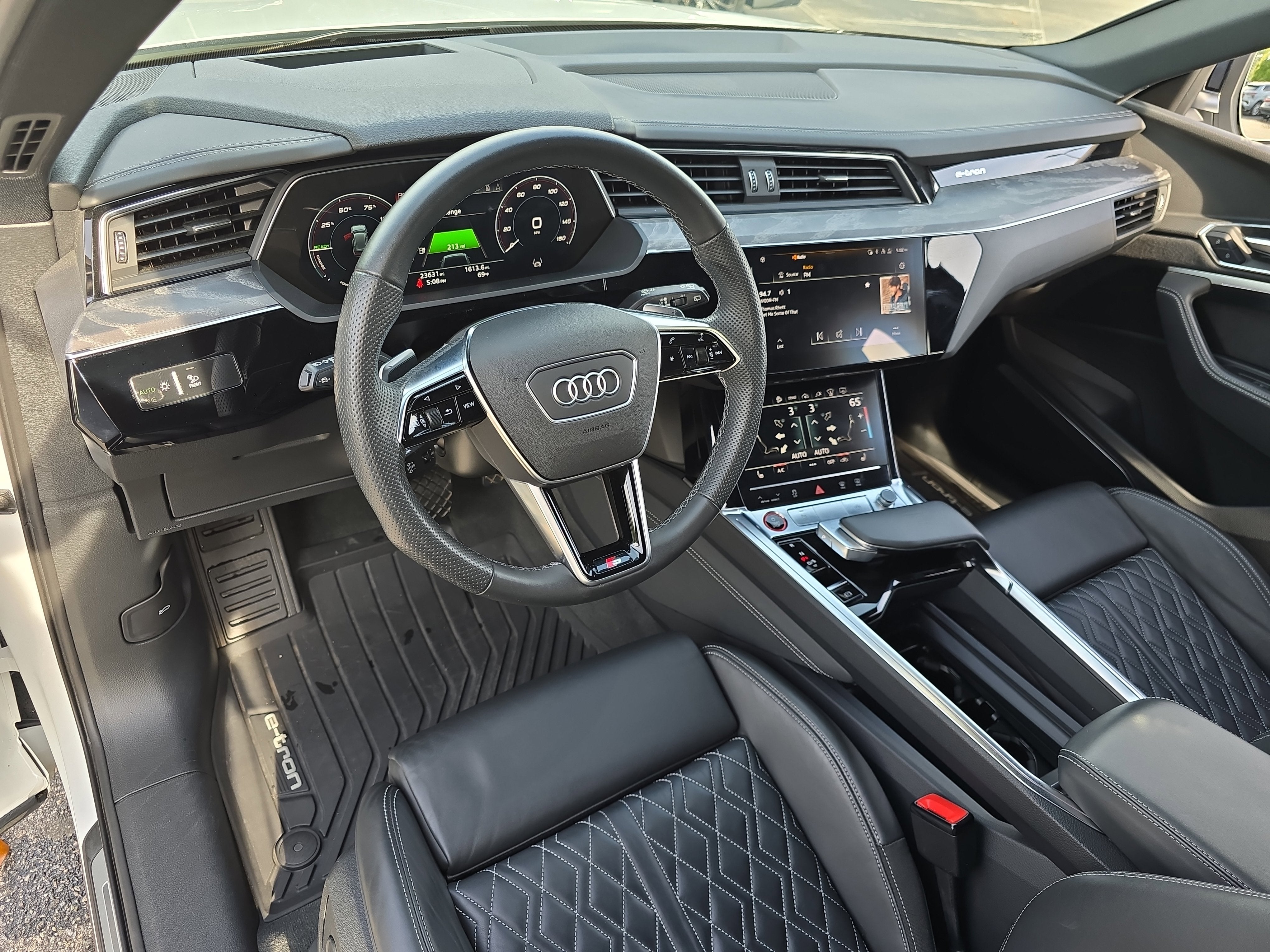 2022 Audi e-tron S Prestige