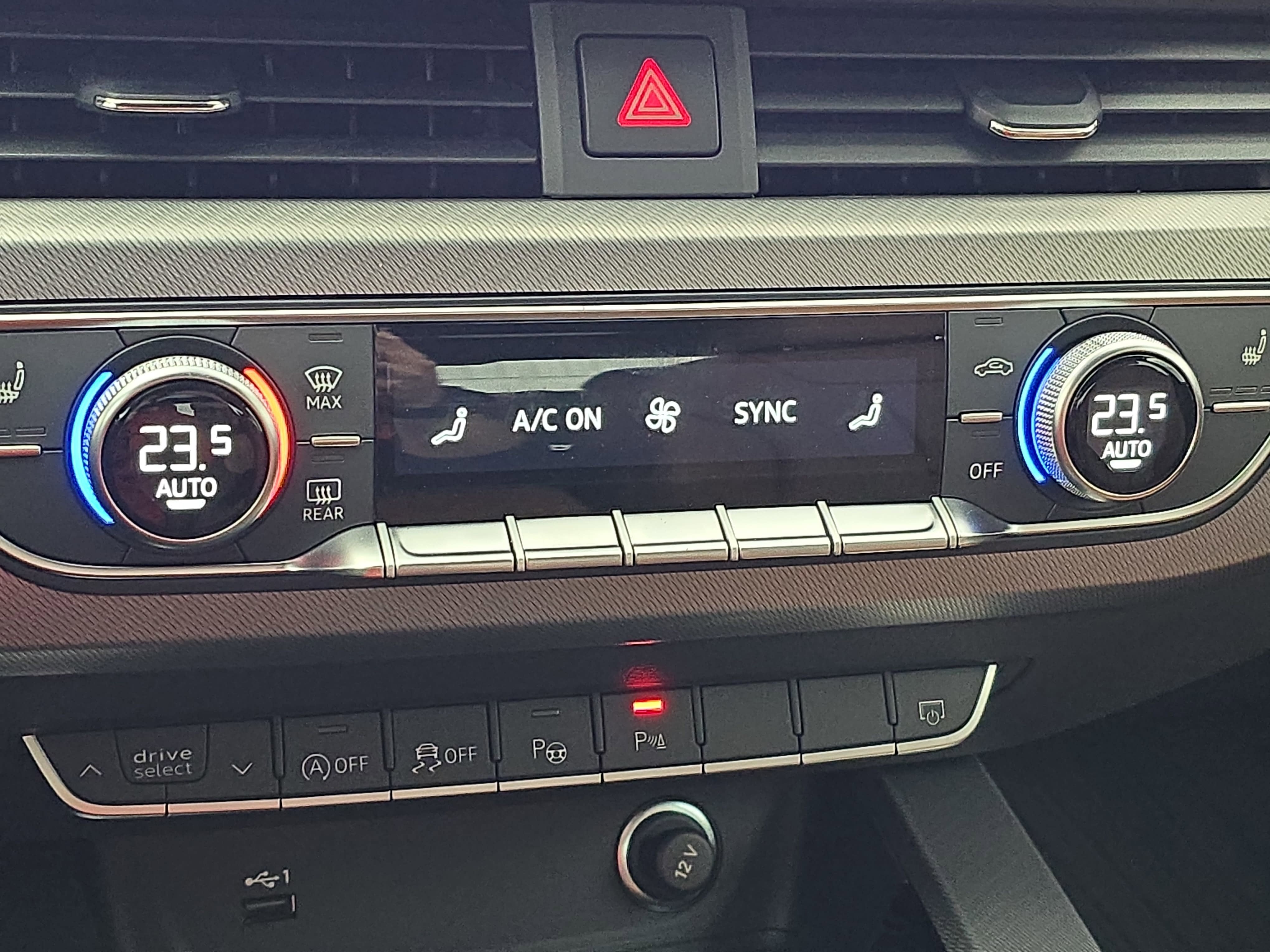 2023 Audi A4 Sedan S line Prestige