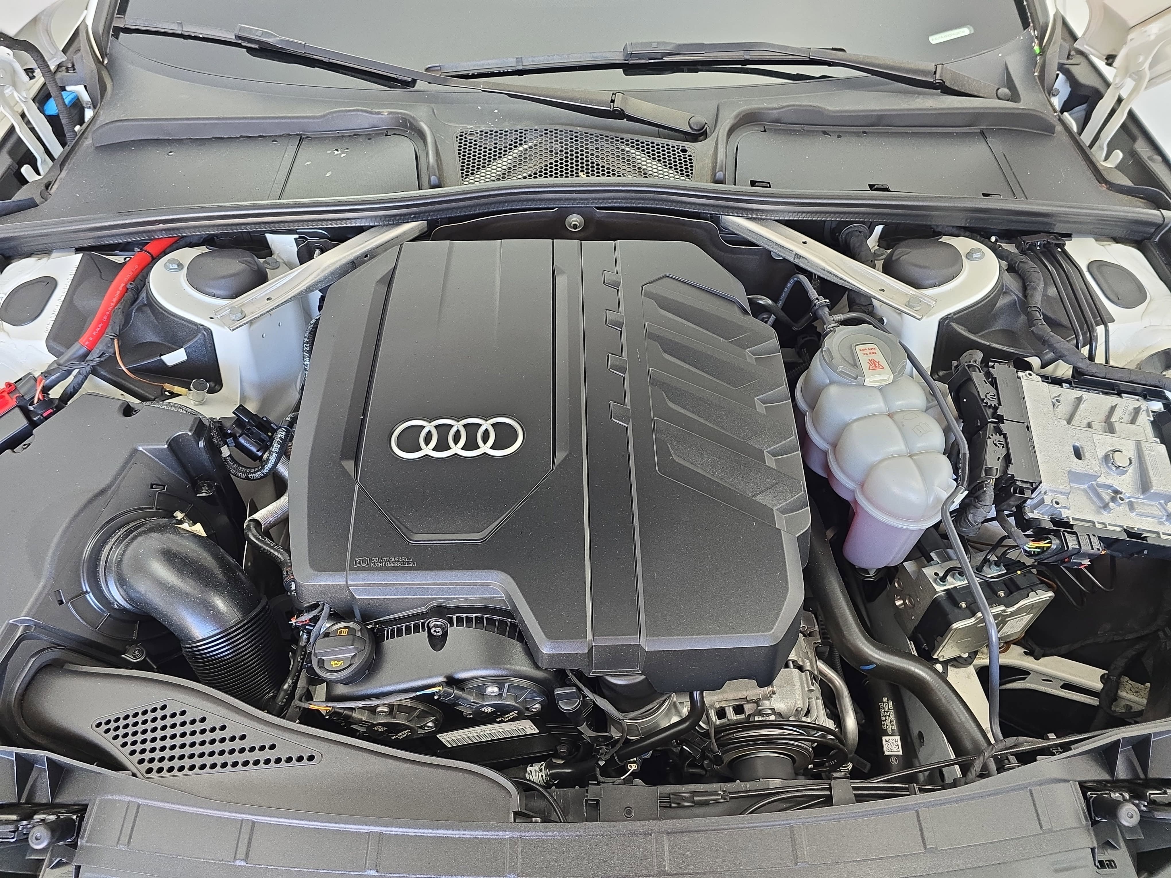 2023 Audi A4 Sedan S line Prestige