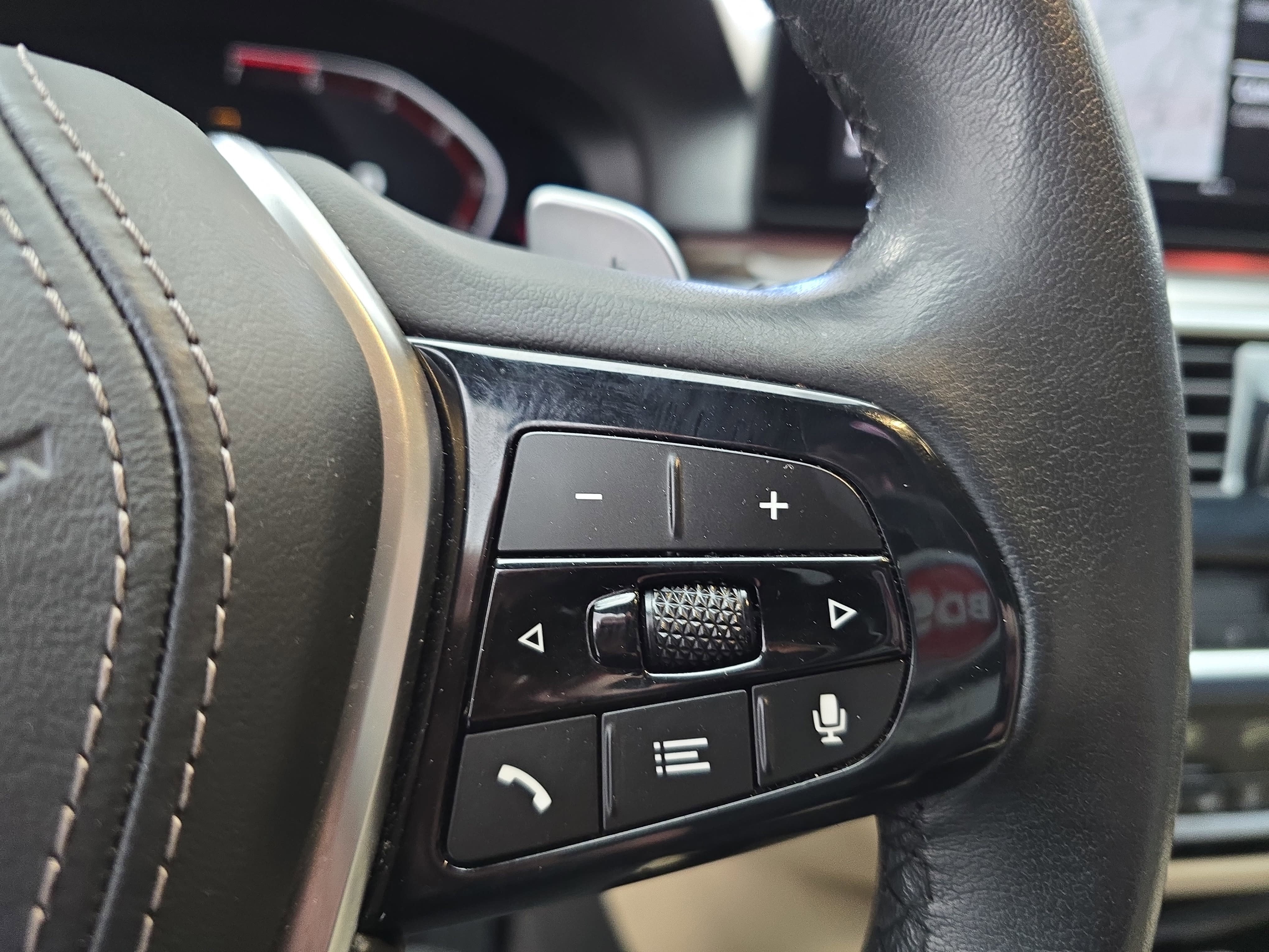 2023 BMW 5 Series 530i