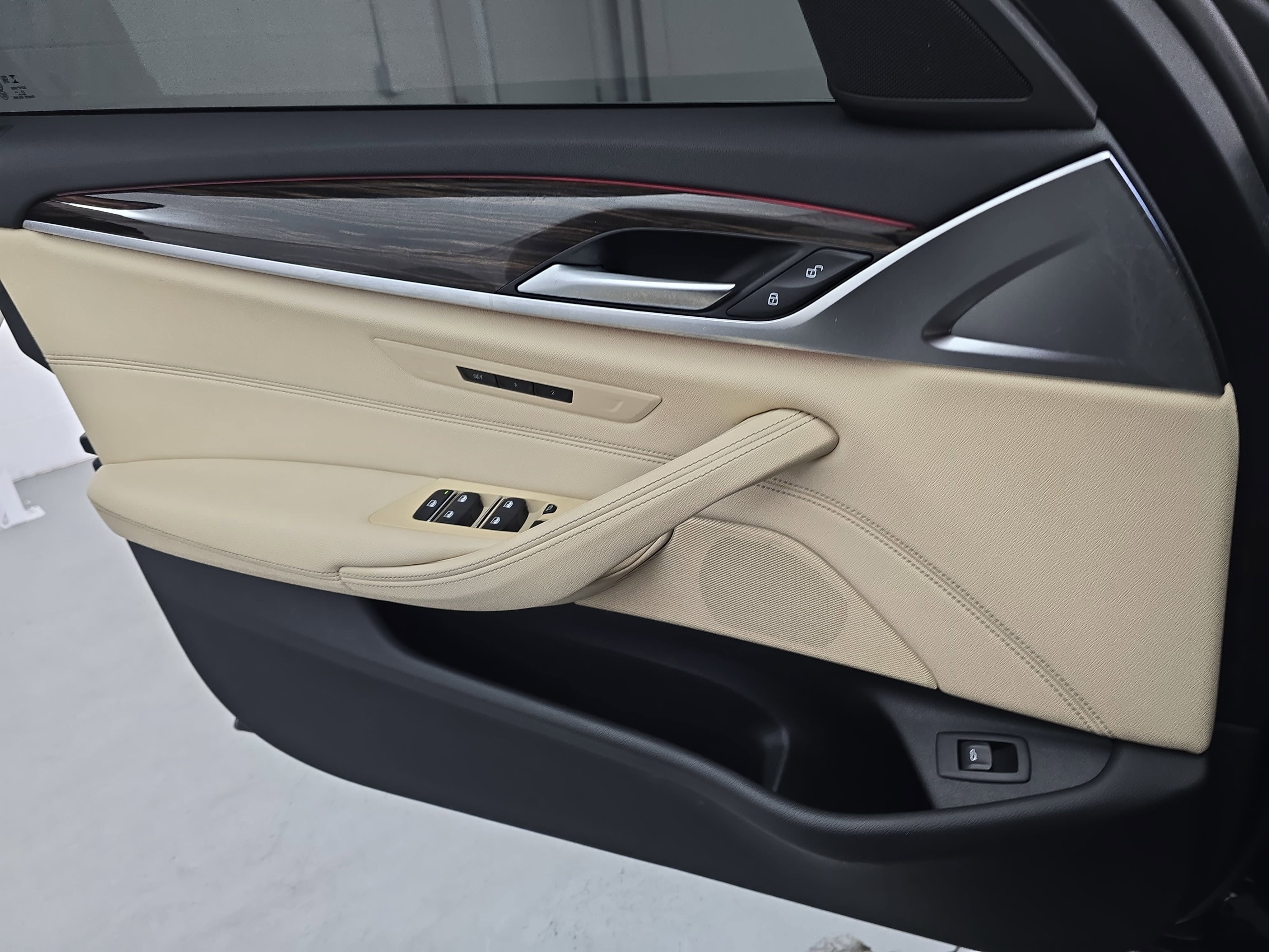 2023 BMW 5 Series 530i