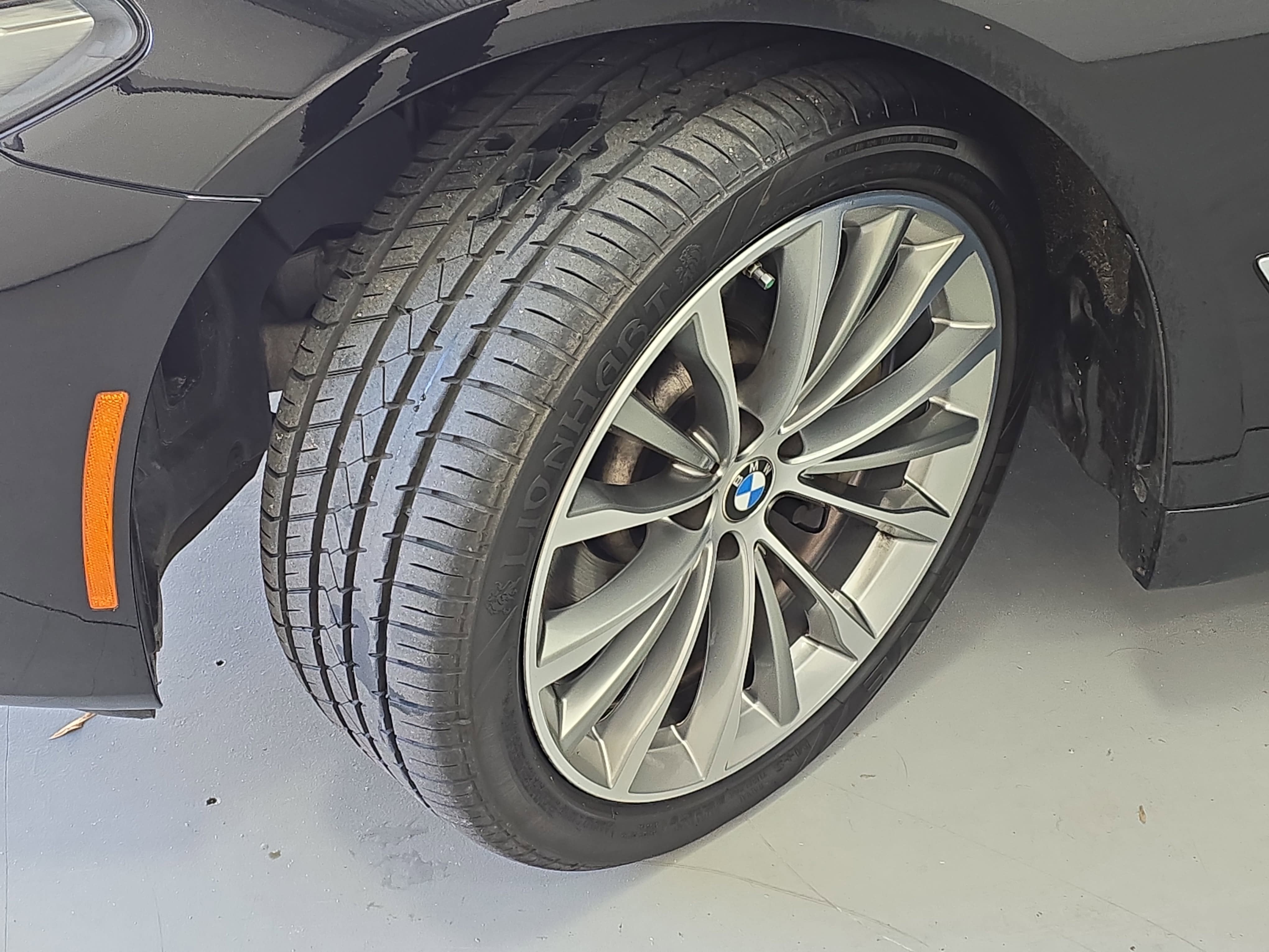 2023 BMW 5 Series 530i