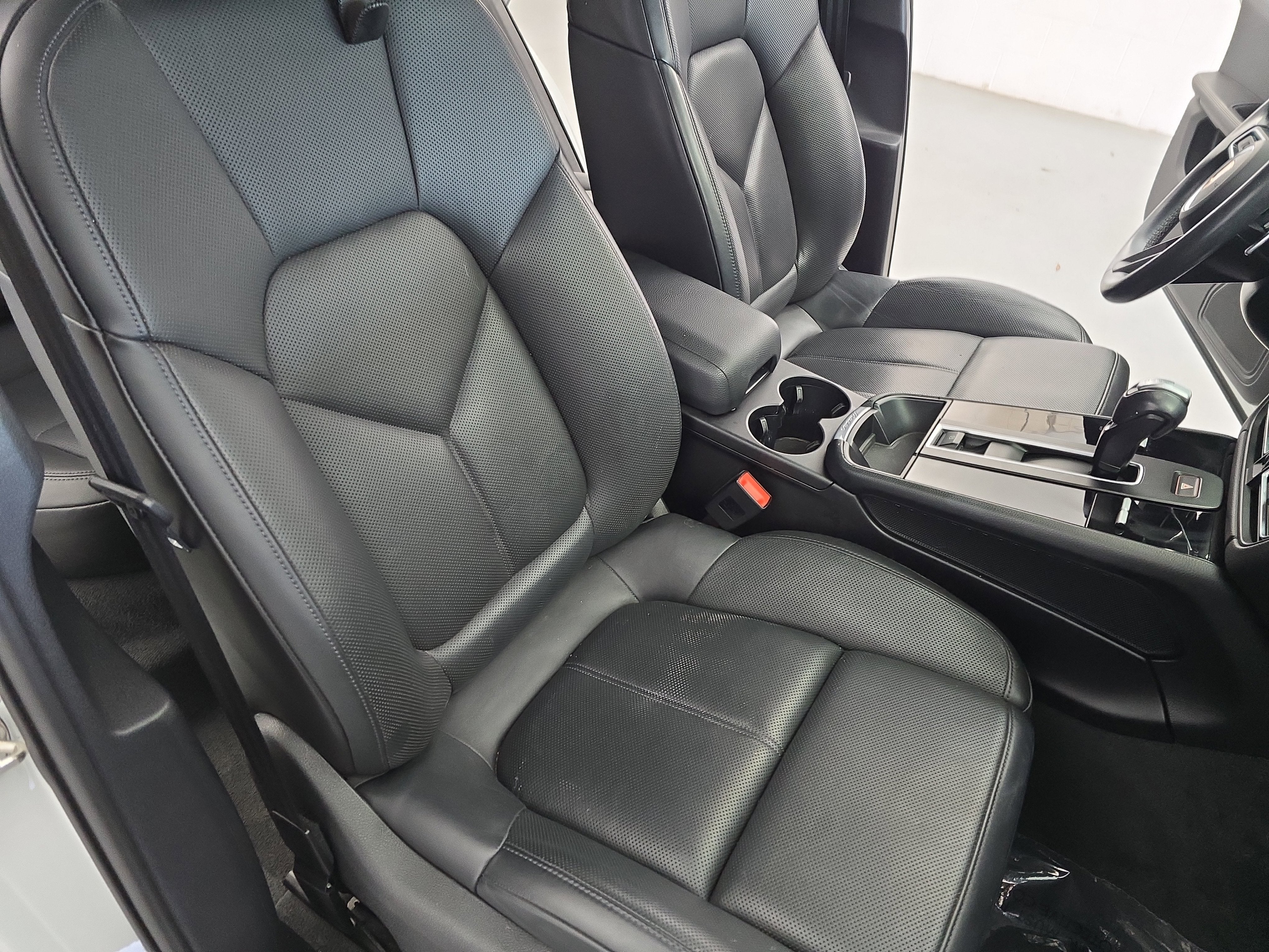 2023 Porsche Macan T