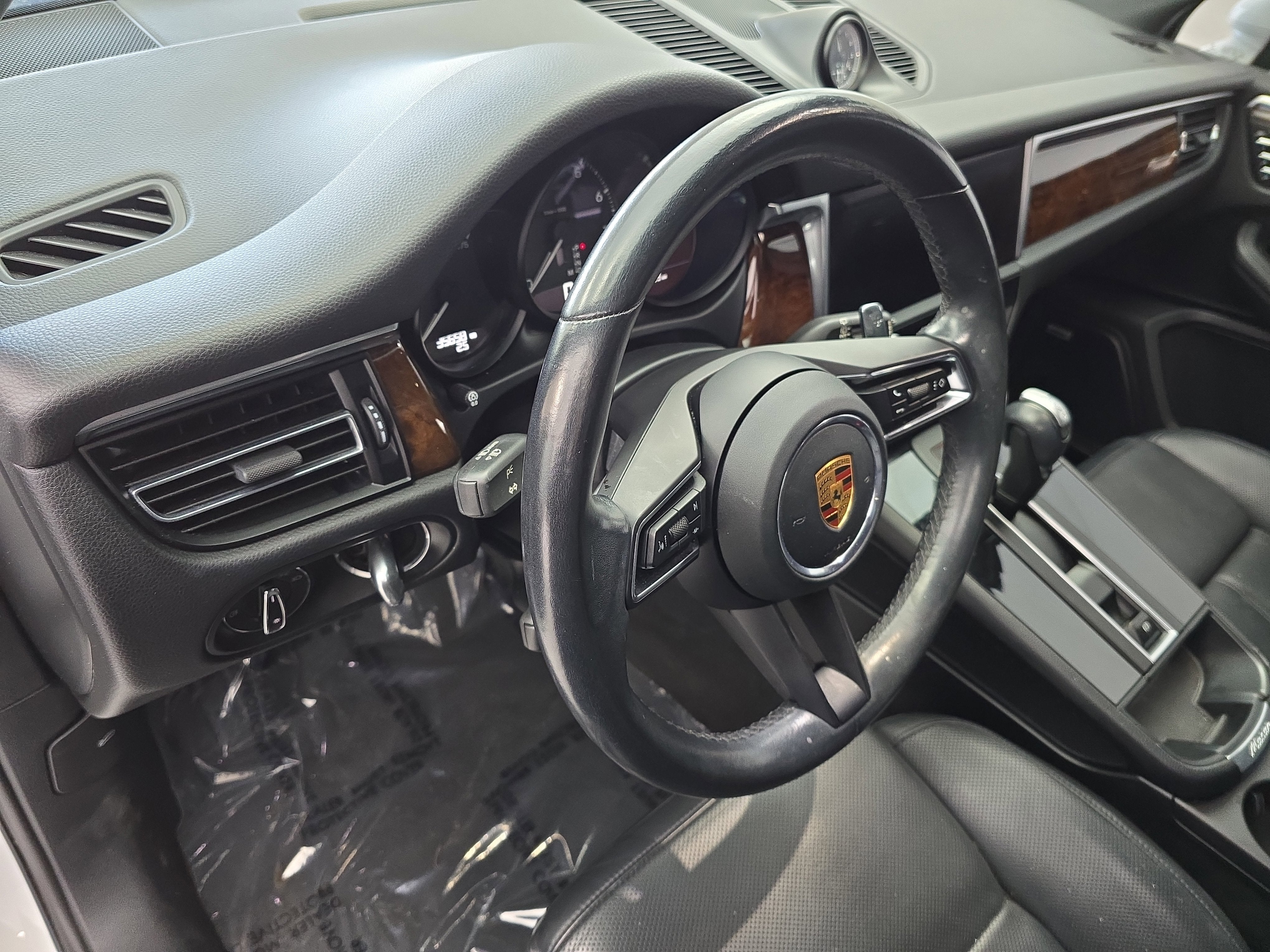 2023 Porsche Macan T