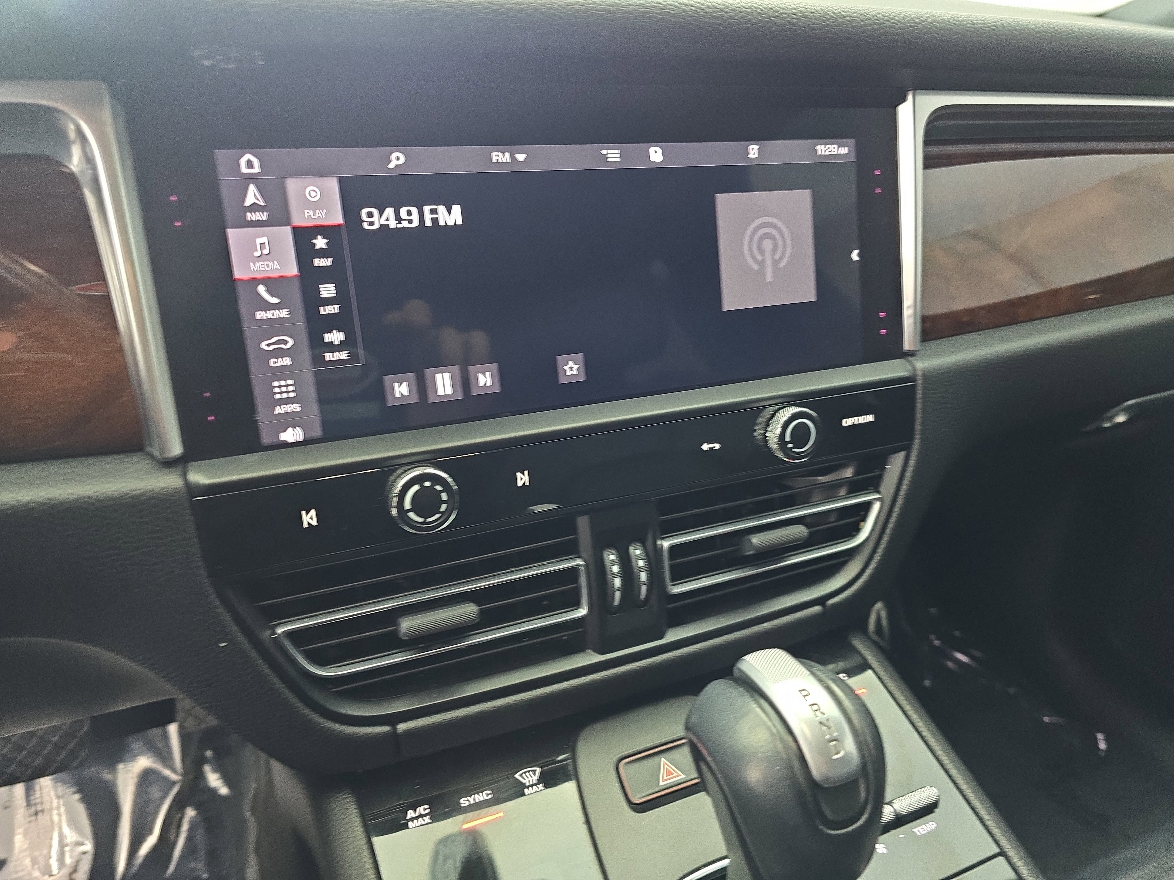 2023 Porsche Macan T