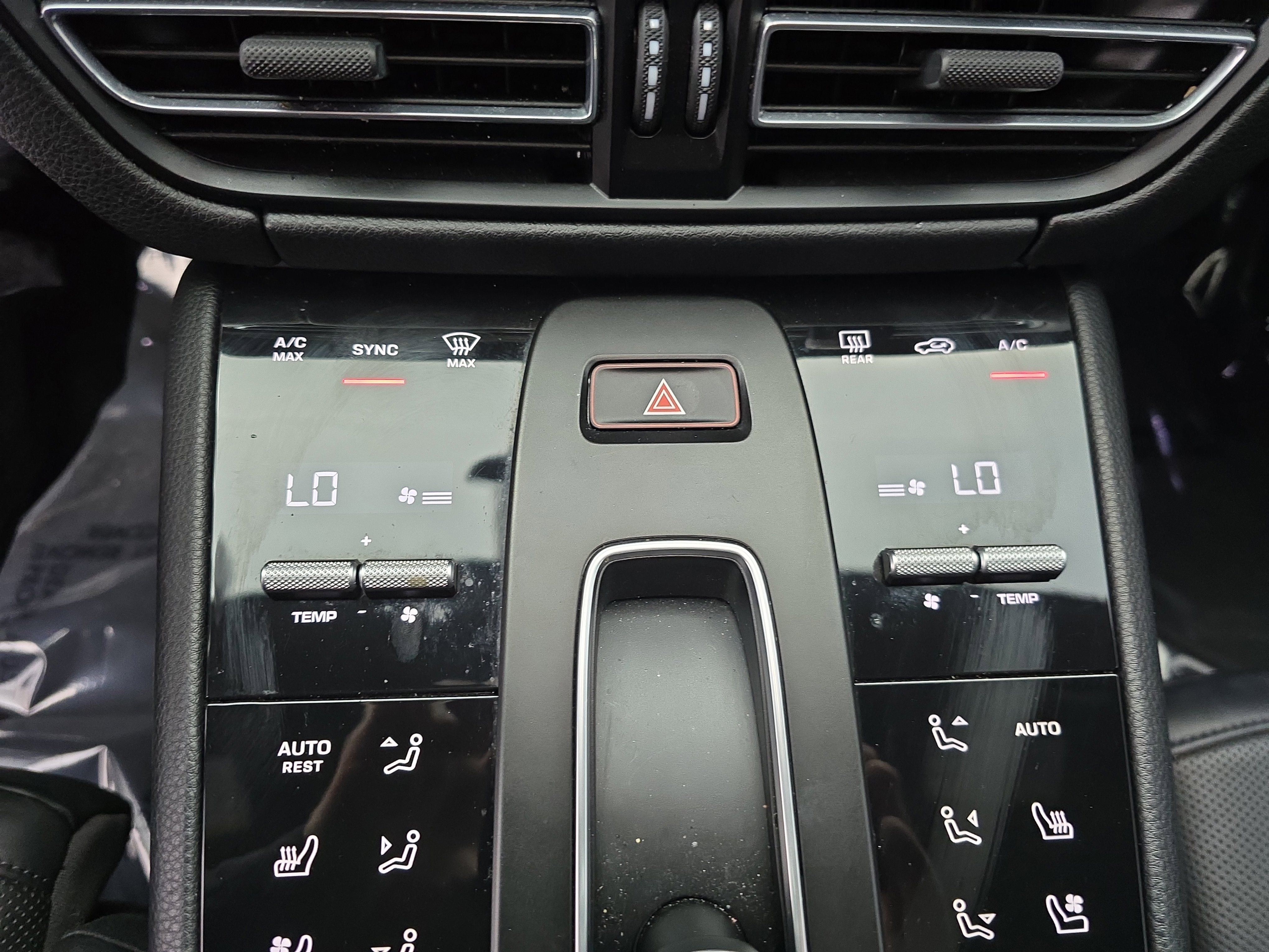 2023 Porsche Macan T