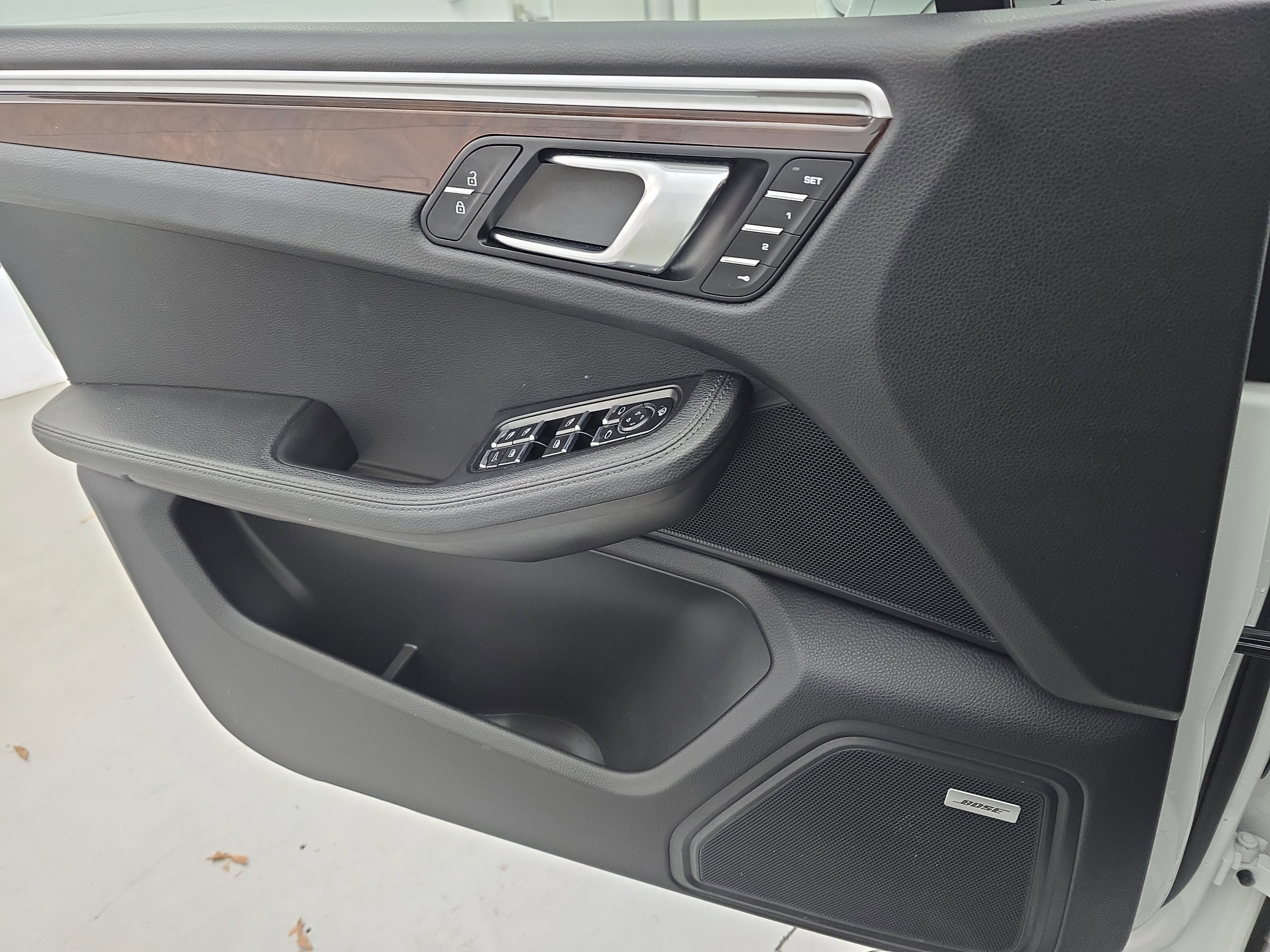 2023 Porsche Macan T