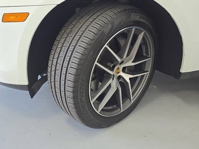2023 Porsche Macan T