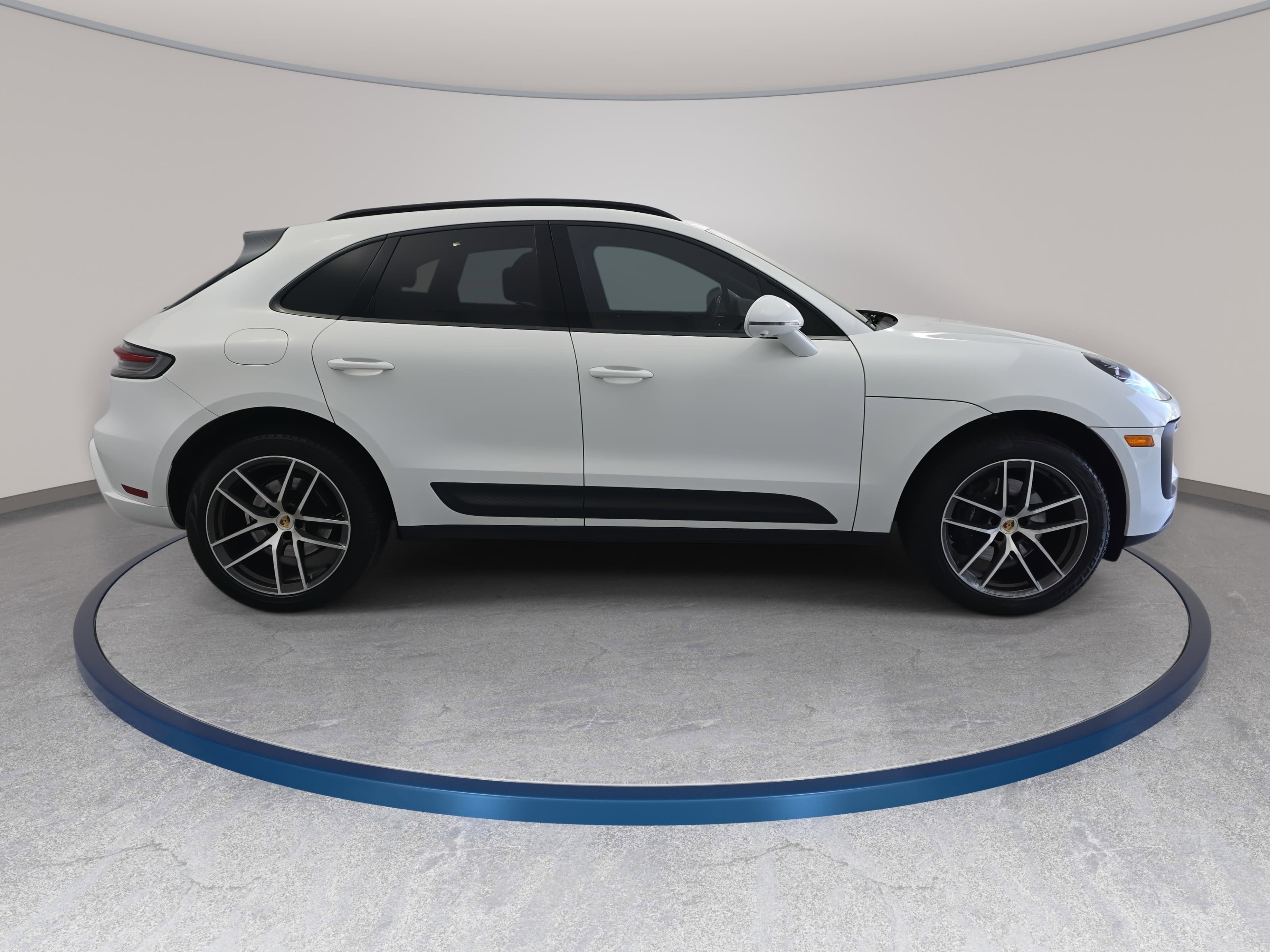 2023 Porsche Macan T