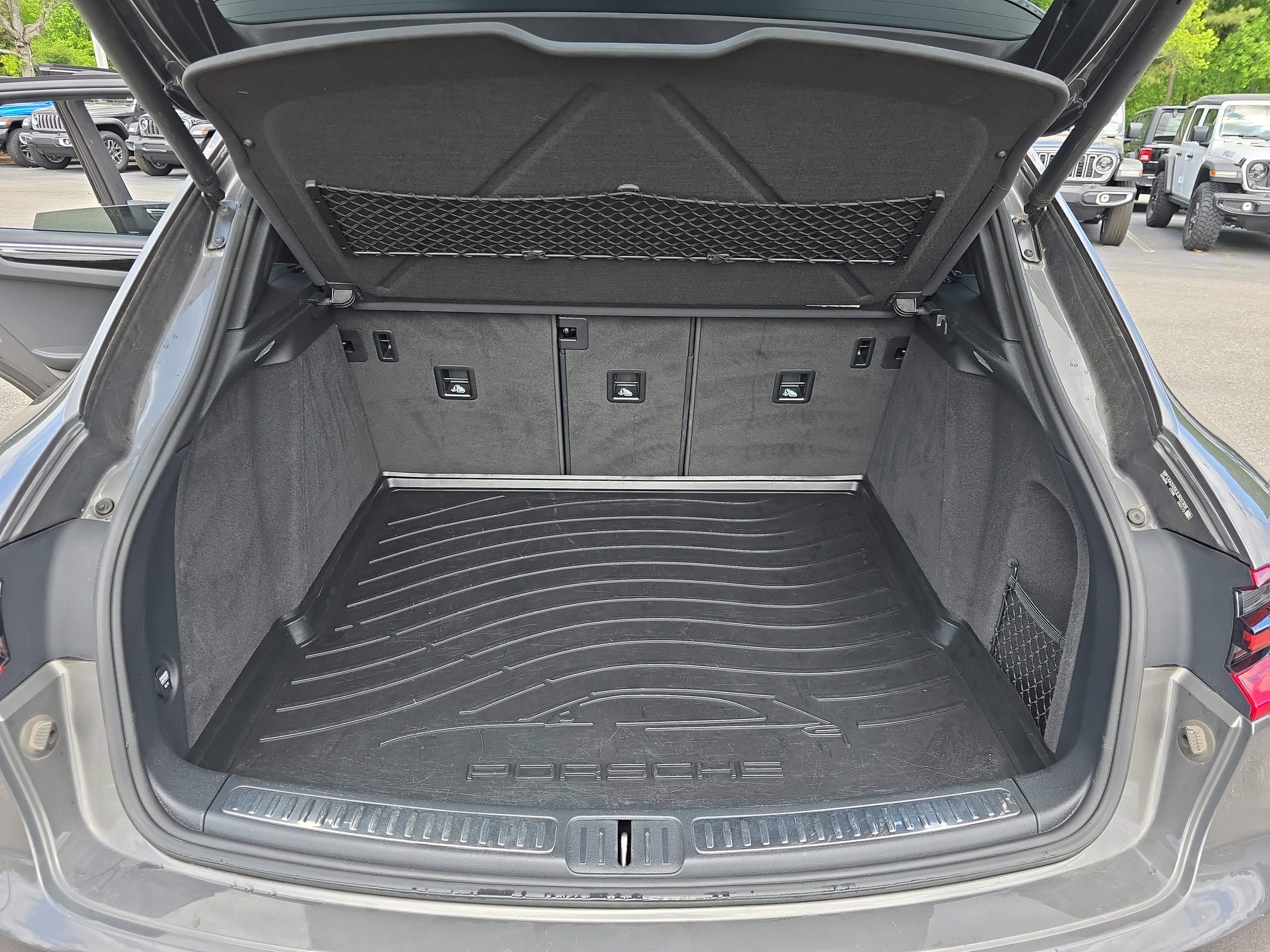 2018 Porsche Macan Base