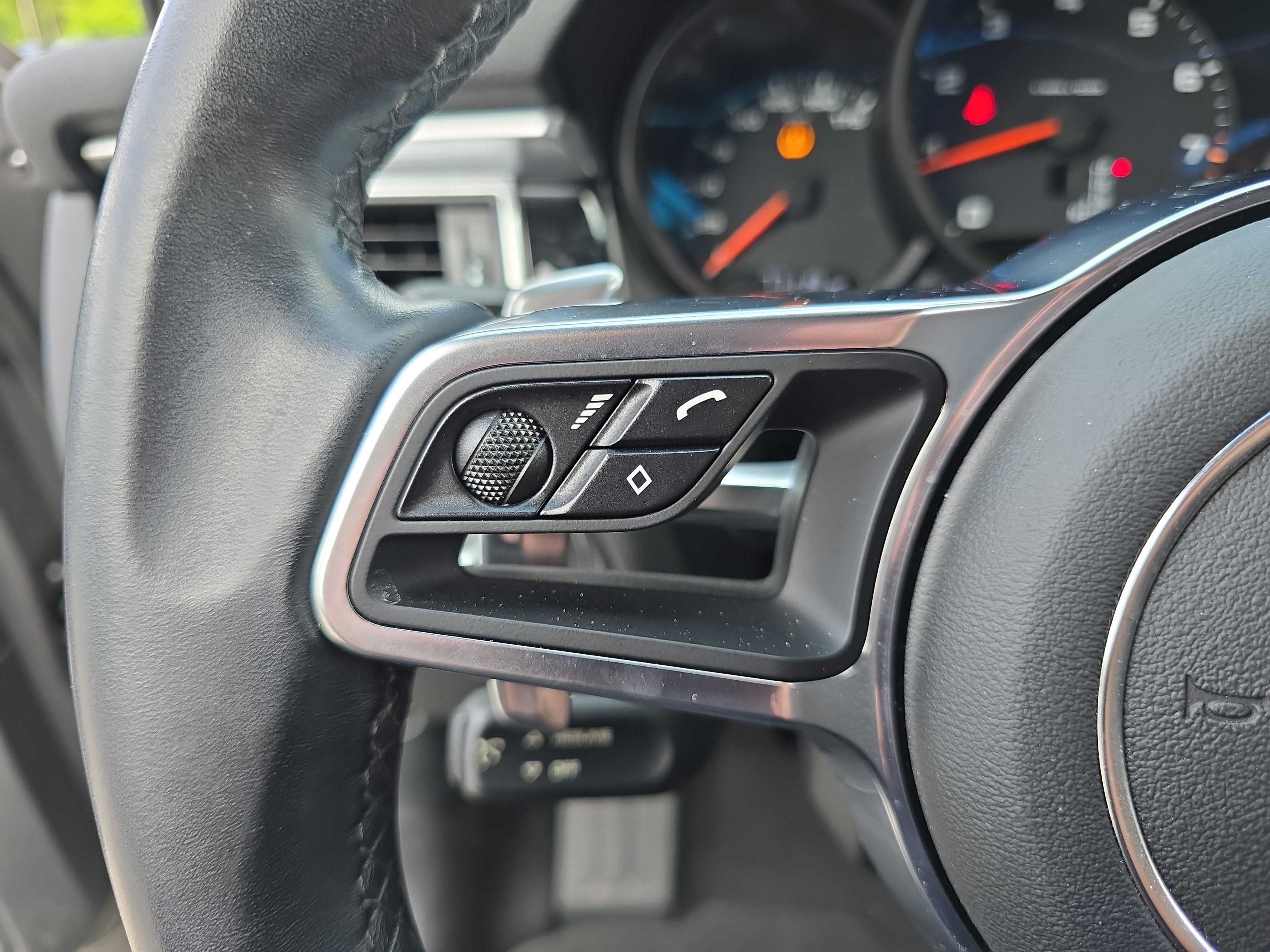 2018 Porsche Macan Base