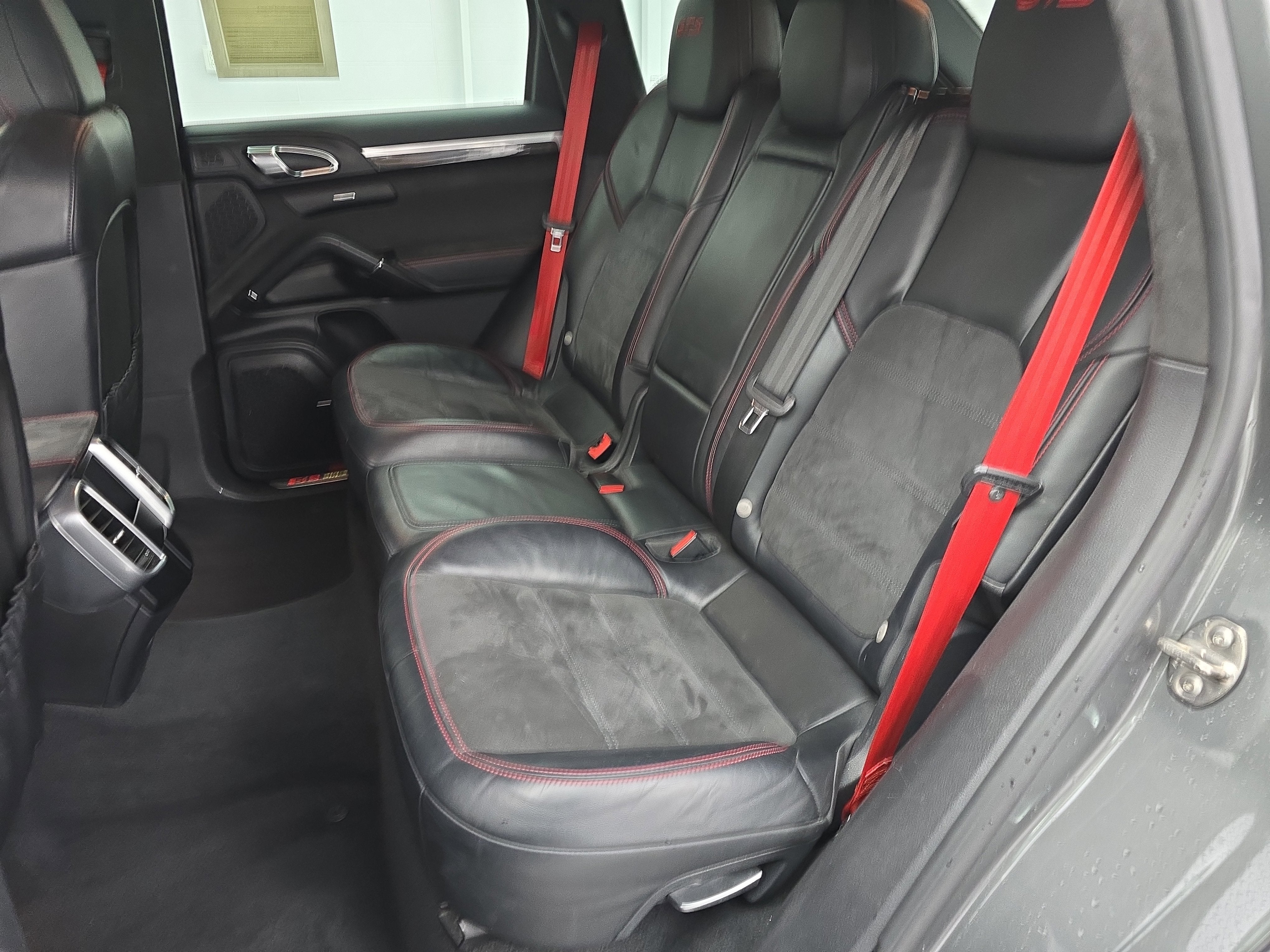2016 Porsche Cayenne GTS