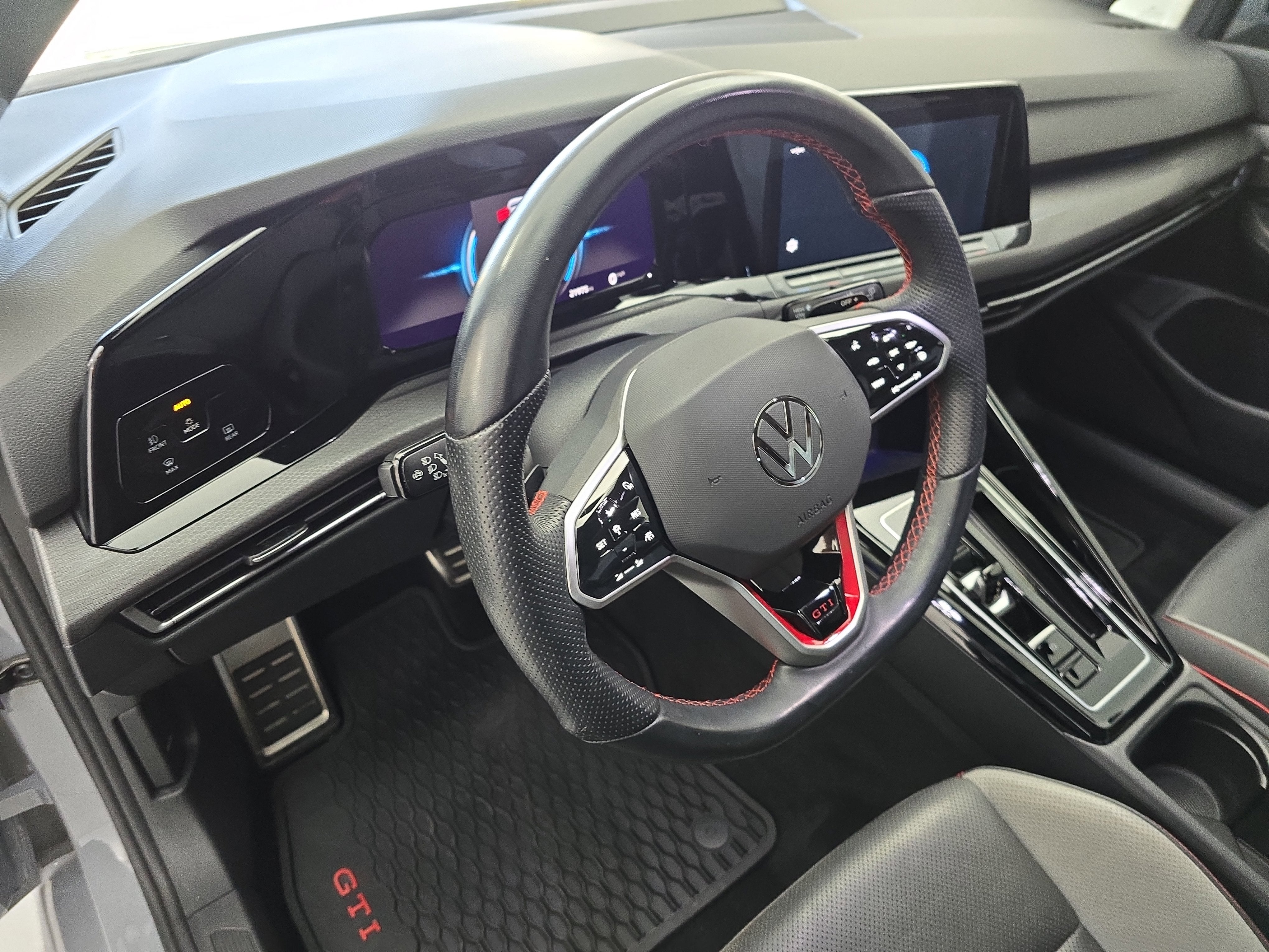 2023 Volkswagen Golf GTI SE