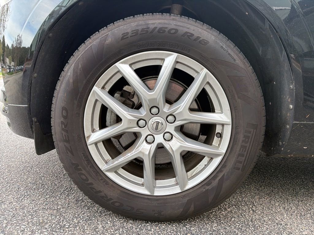 2021 Volvo XC60 Momentum