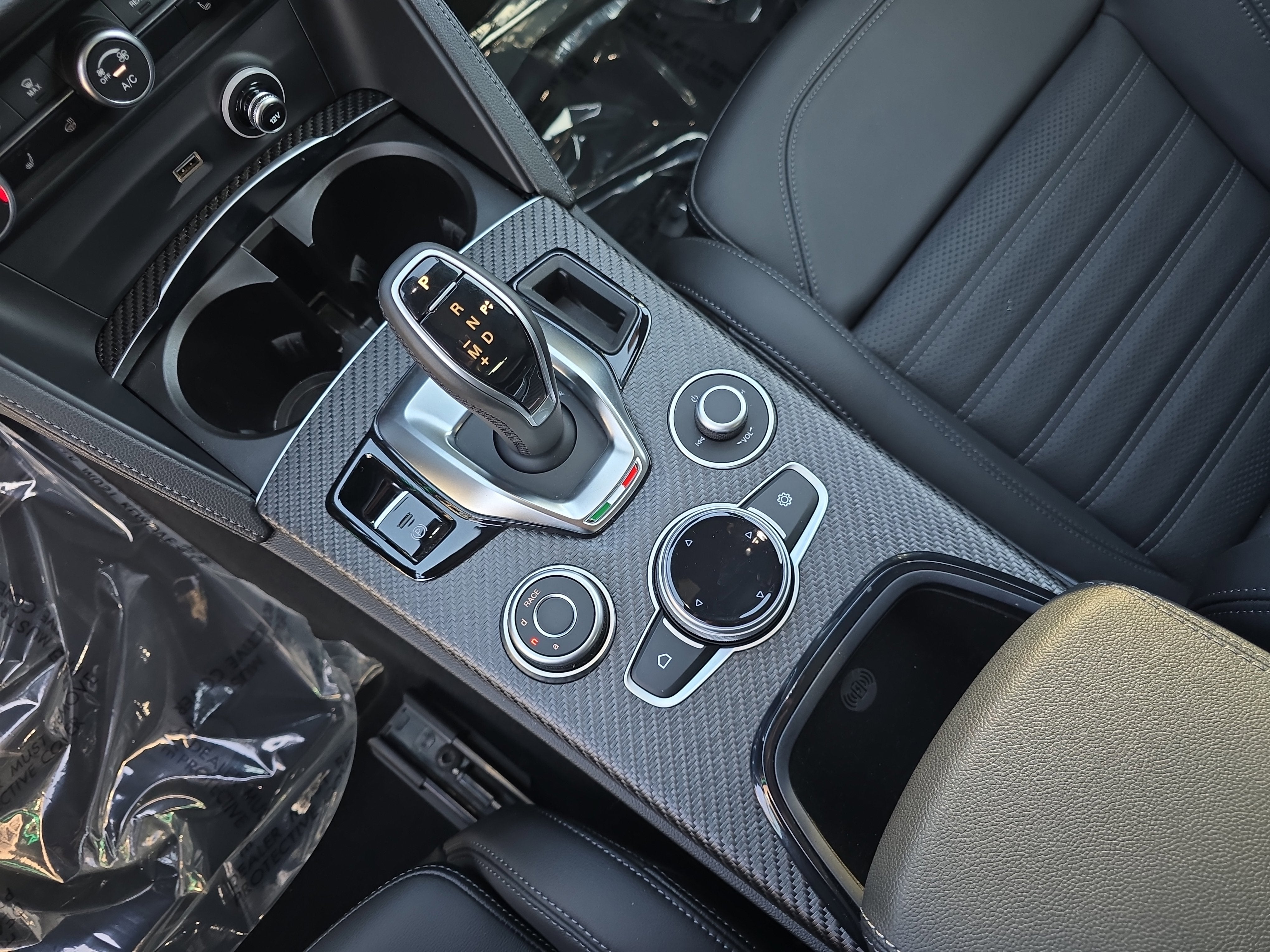 2024 Alfa Romeo Stelvio Quadrifoglio Carbon