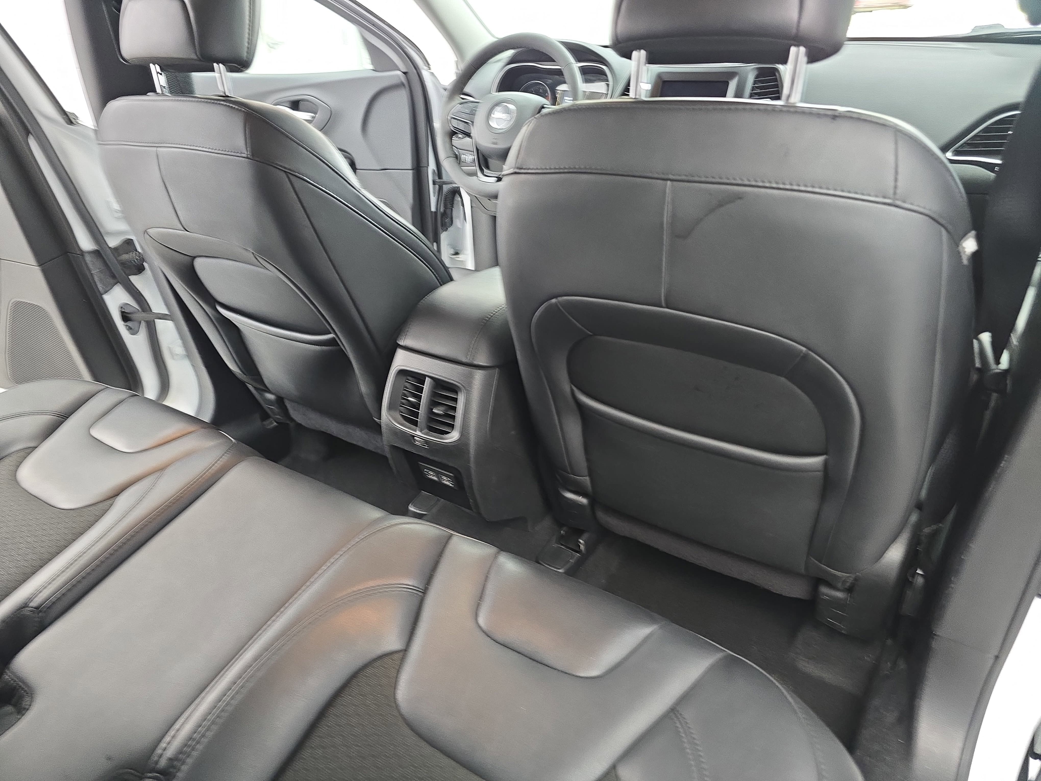 2021 Jeep Cherokee Altitude