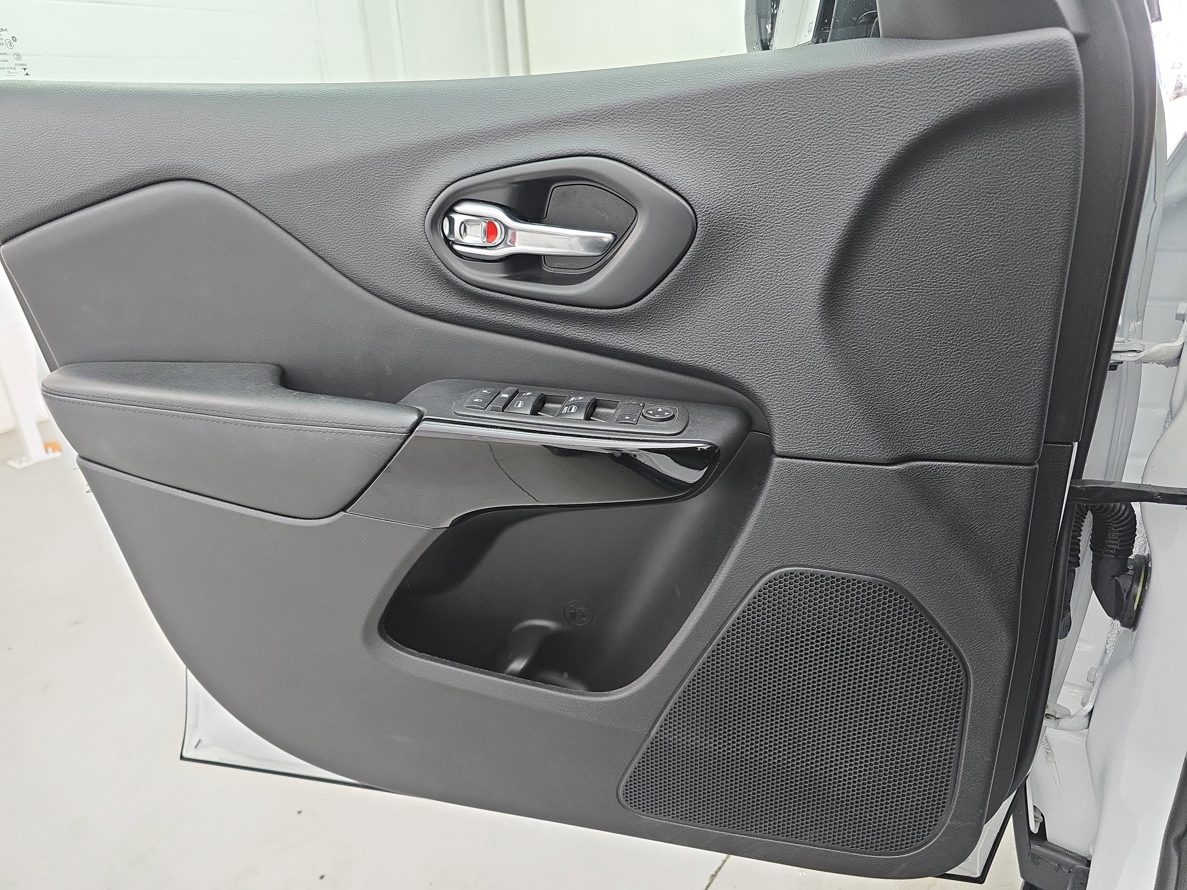 2021 Jeep Cherokee Altitude