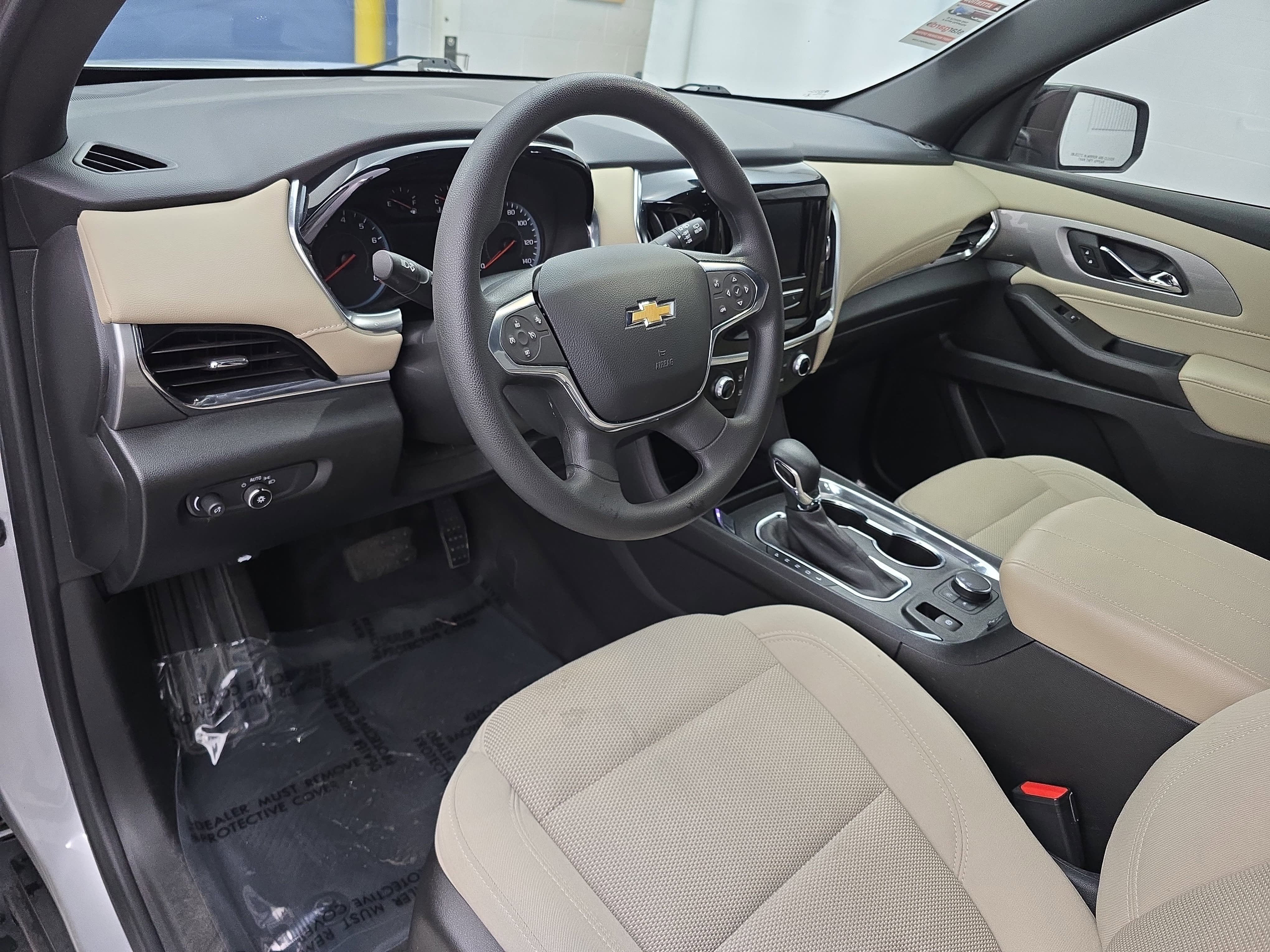 2022 Chevrolet Traverse LS