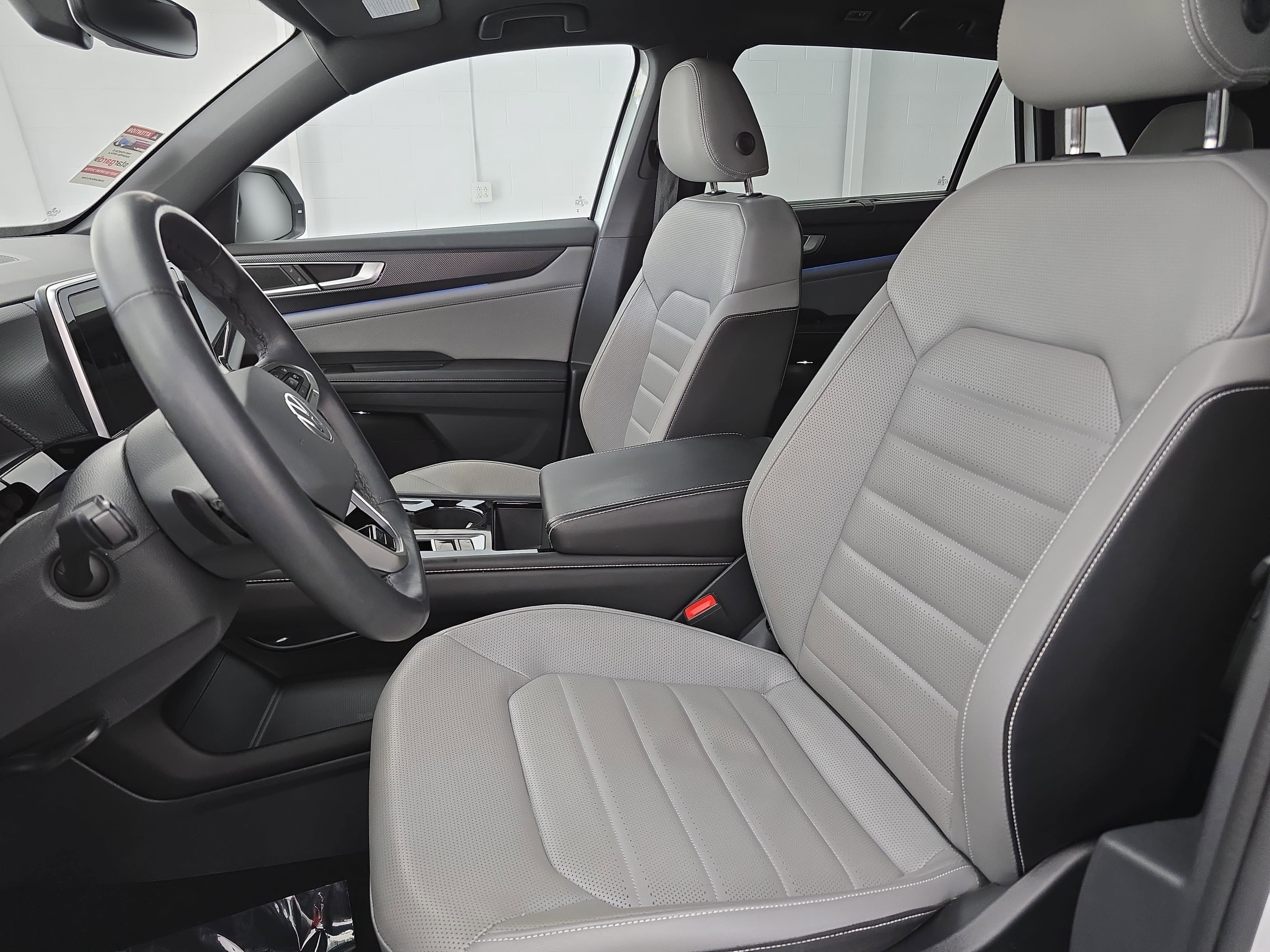 2024 Volkswagen Atlas Cross Sport 2.0T SEL R-Line