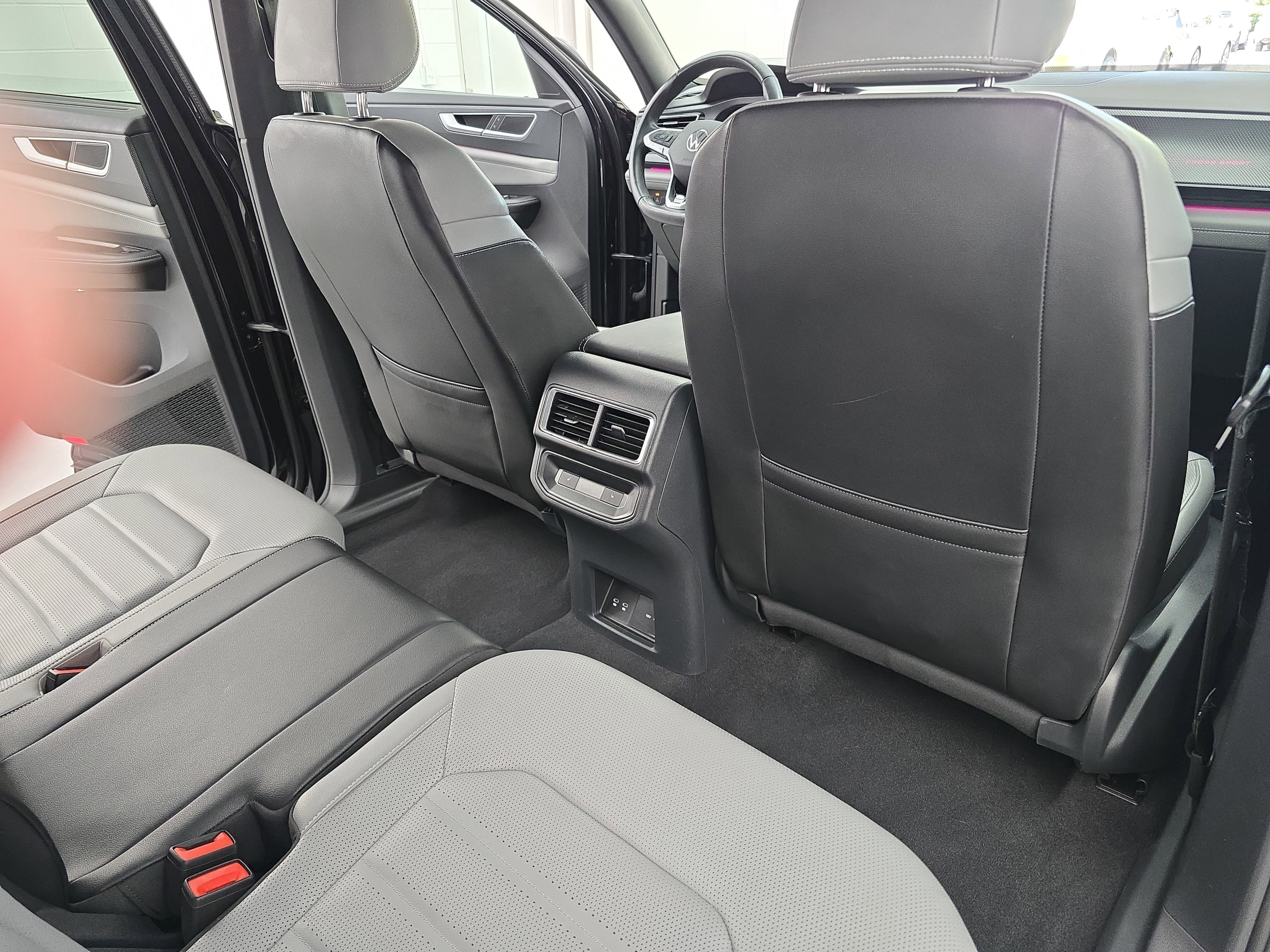 2024 Volkswagen Atlas Cross Sport 2.0T SEL R-Line