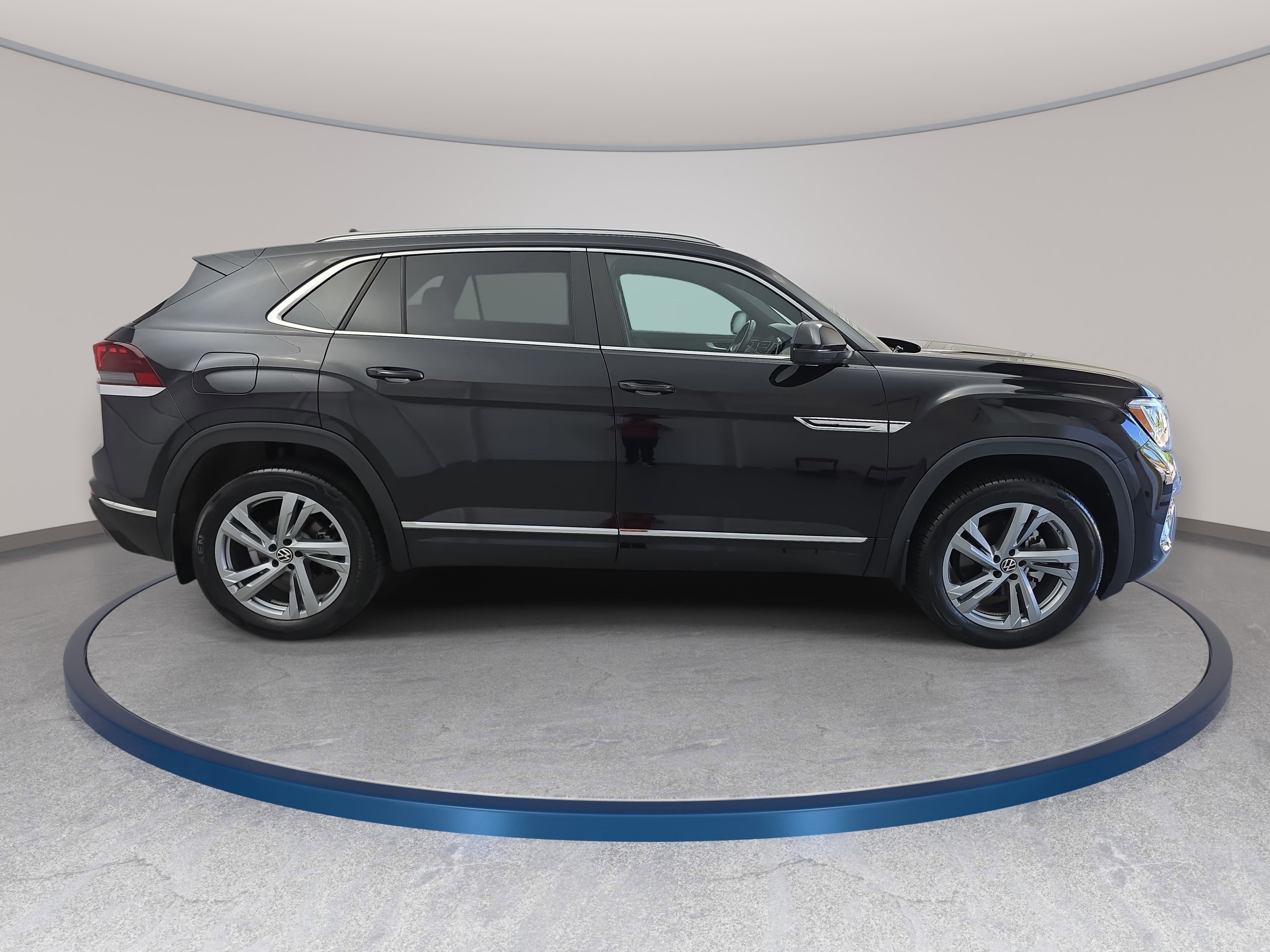 2024 Volkswagen Atlas Cross Sport 2.0T SEL R-Line