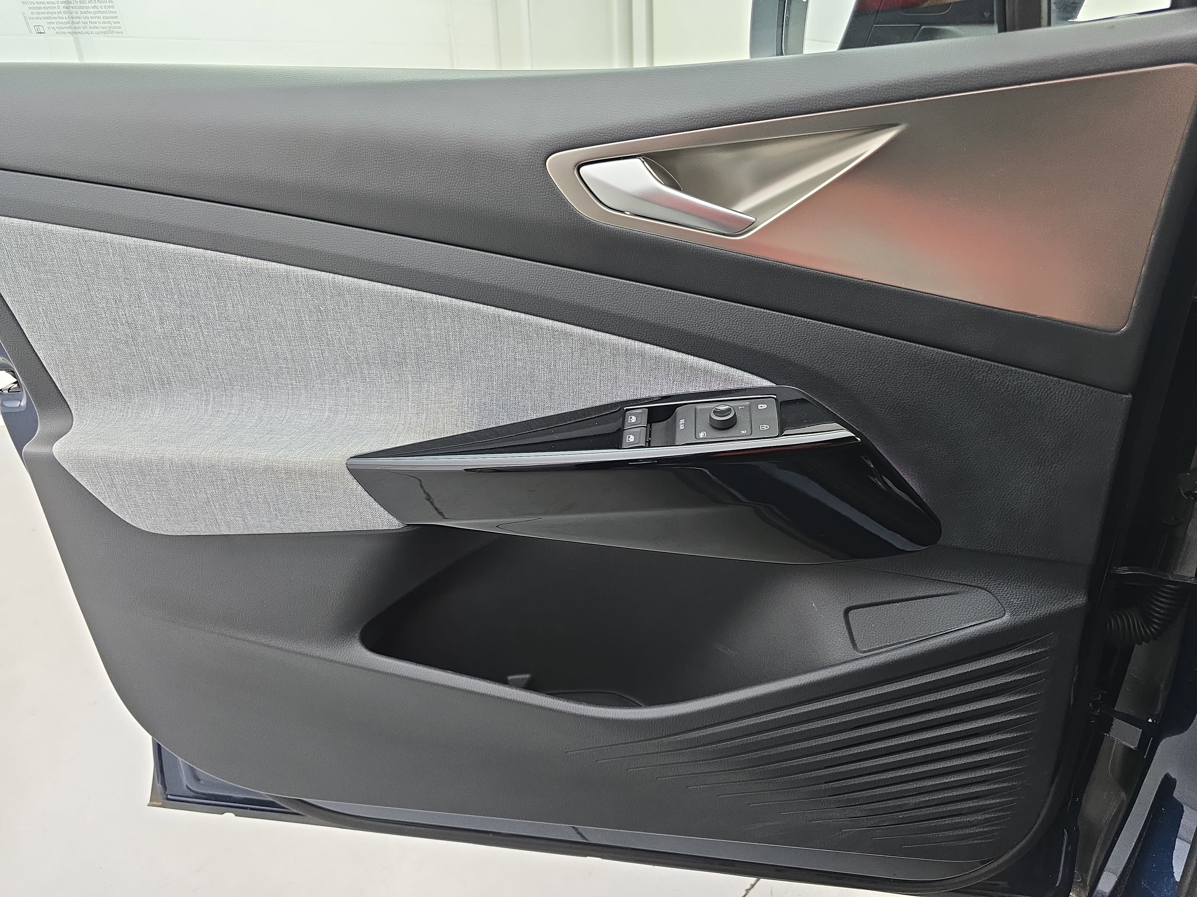 2023 Volkswagen ID.4 Standard