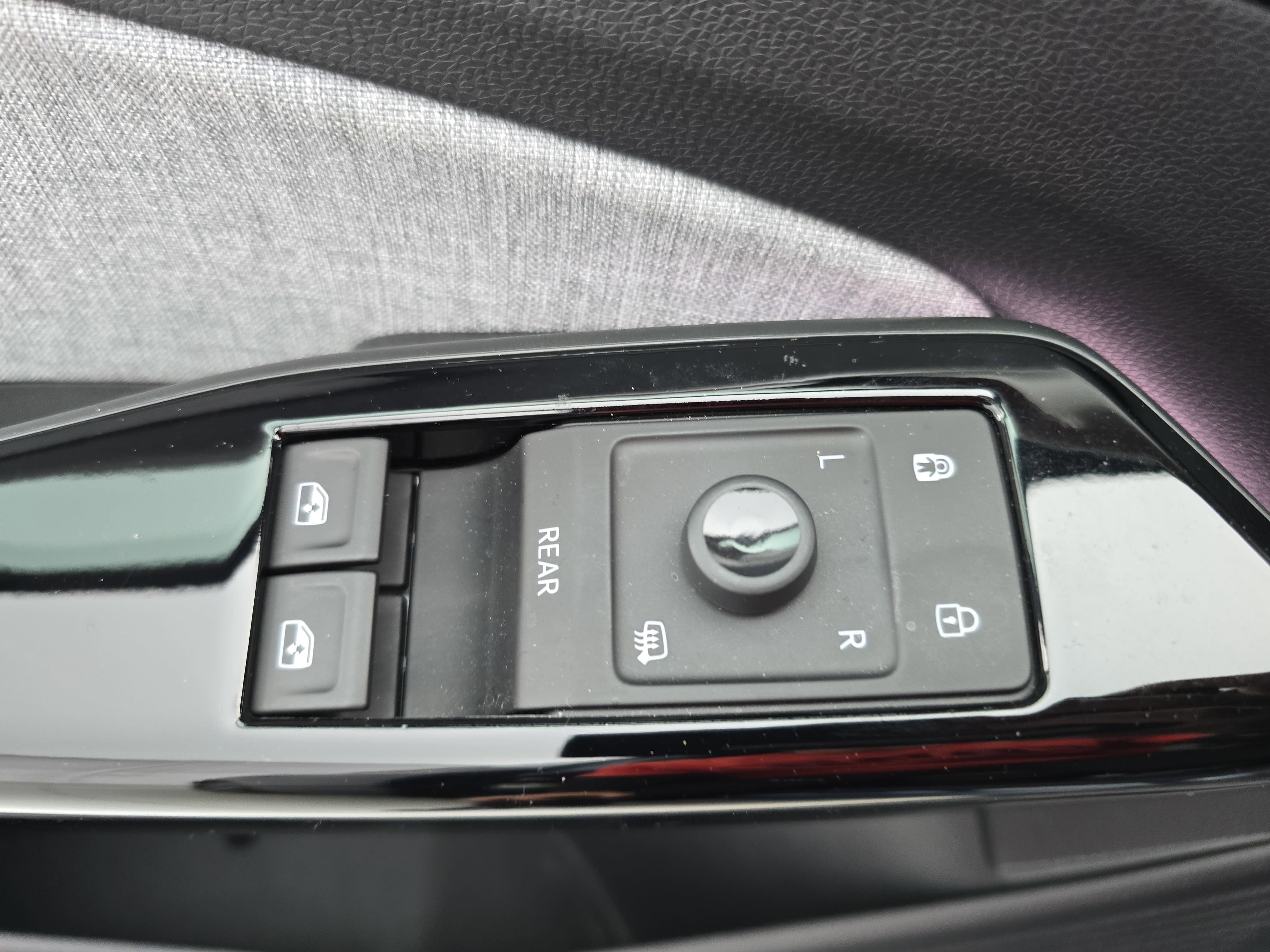 2023 Volkswagen ID.4 Standard