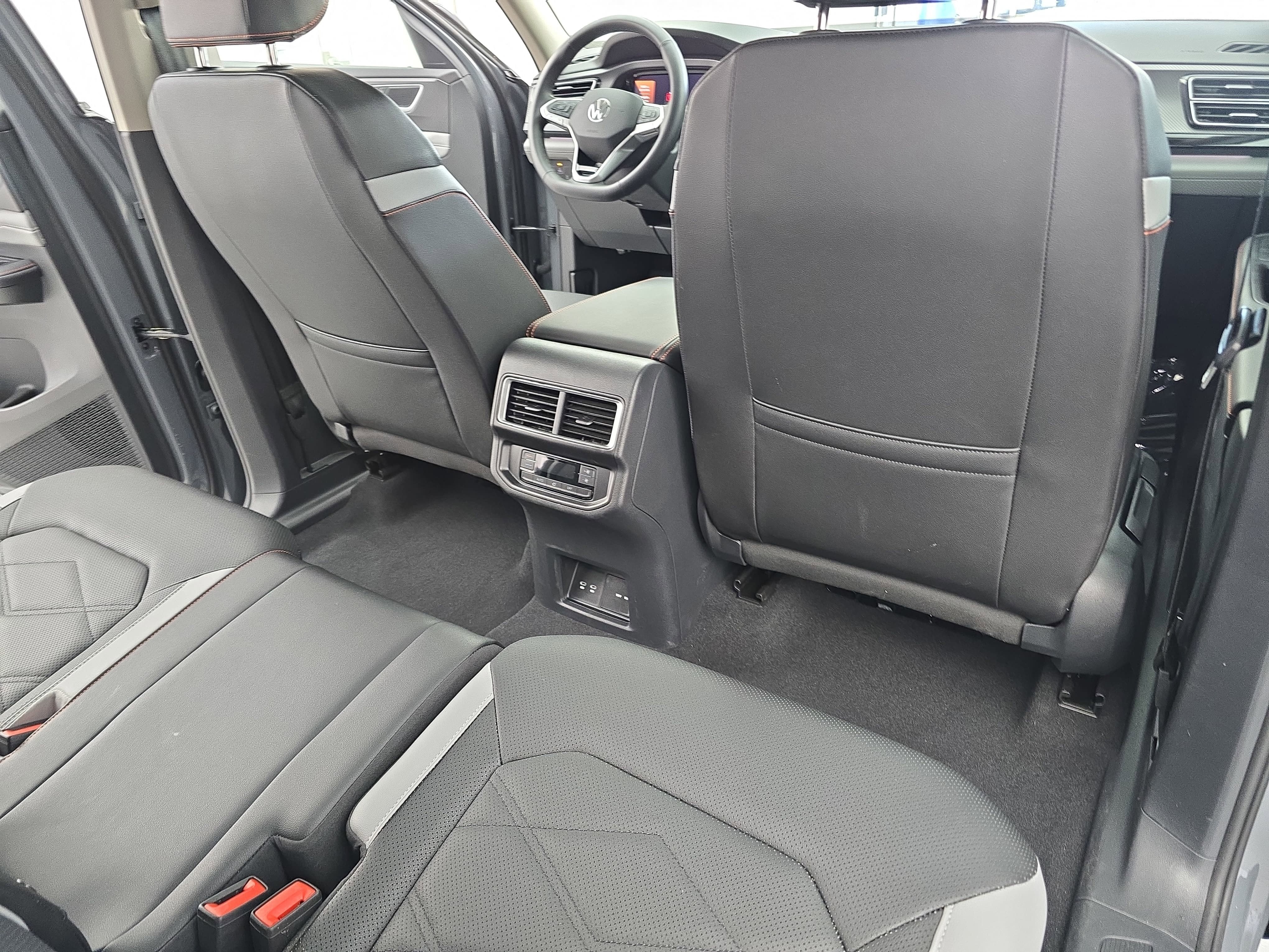 2025 Volkswagen Atlas 2.0T Peak Edition