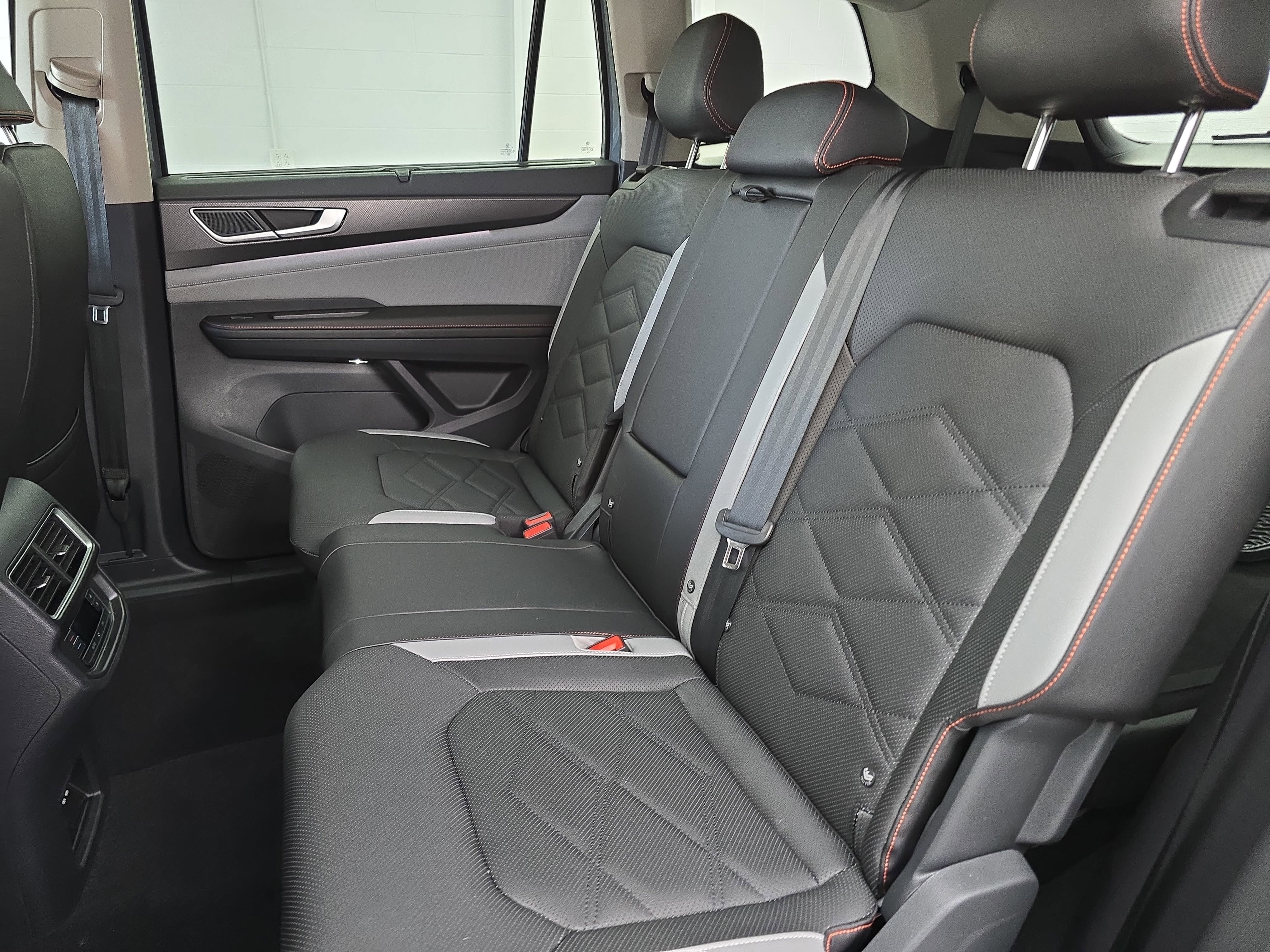 2025 Volkswagen Atlas 2.0T Peak Edition