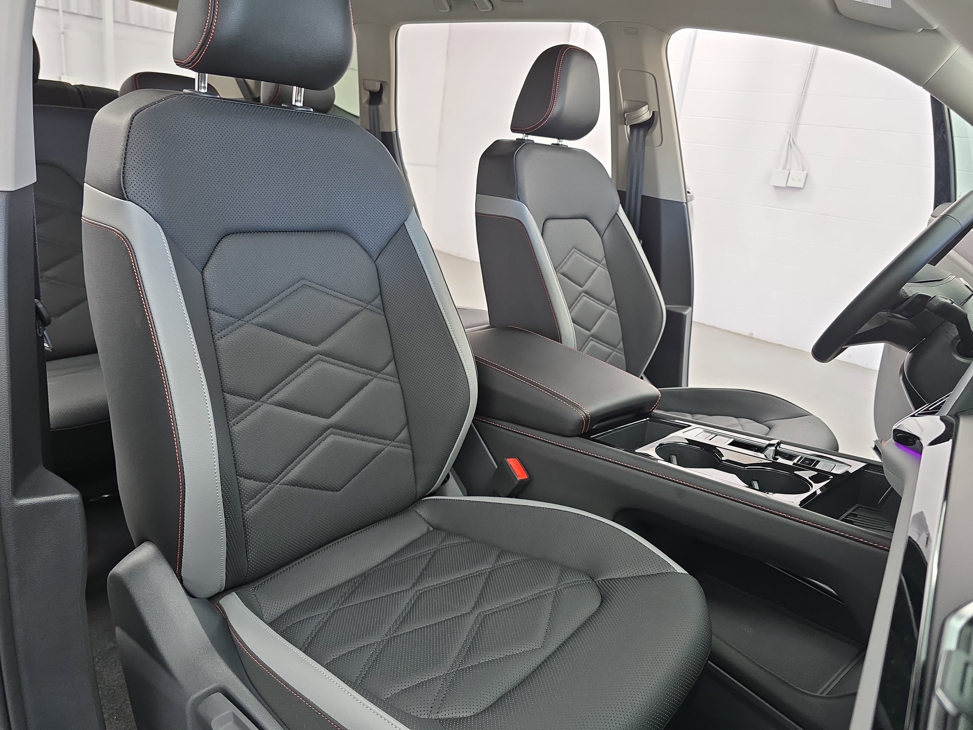 2025 Volkswagen Atlas 2.0T Peak Edition