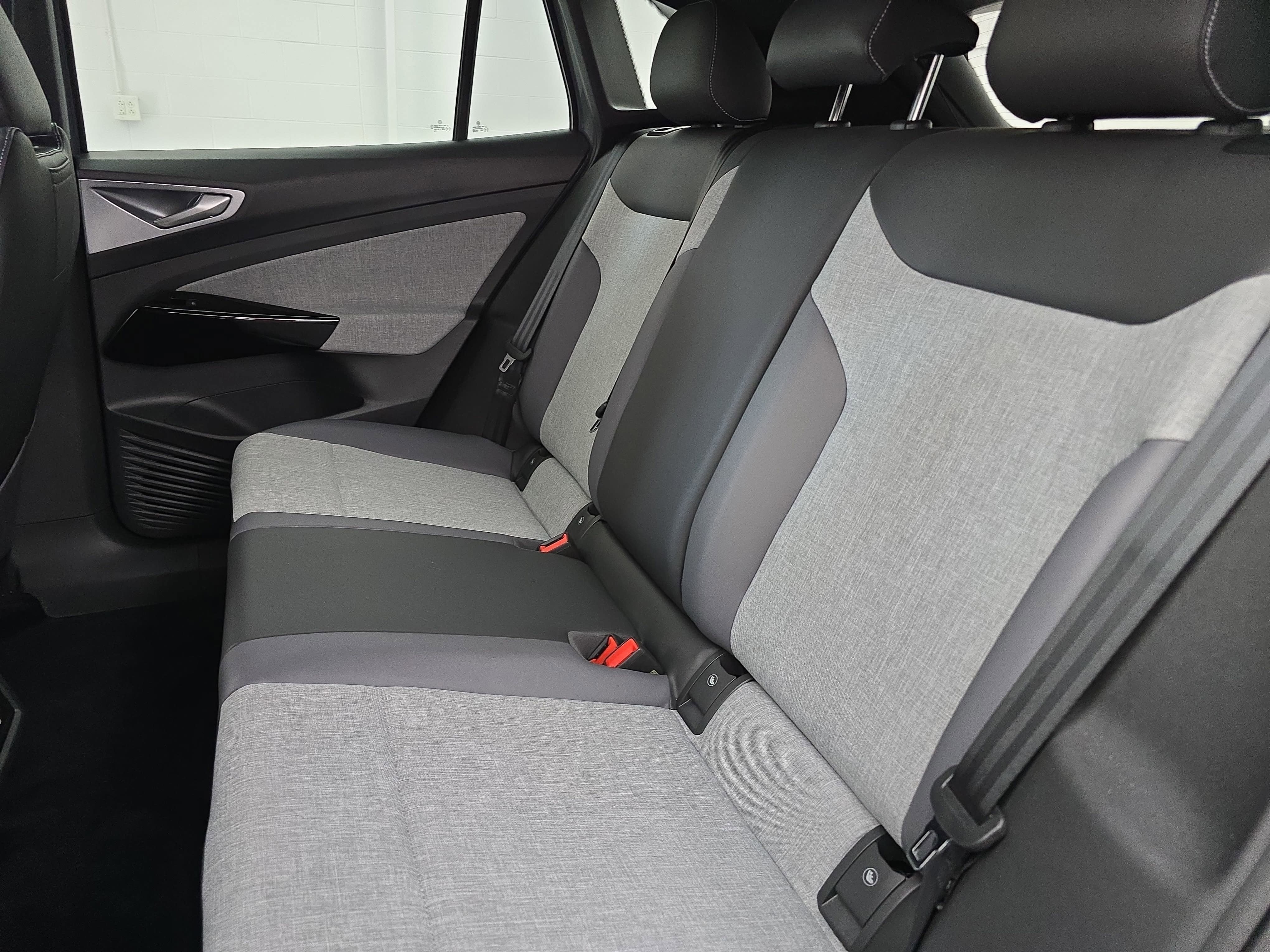 2025 Volkswagen ID.4 Pro