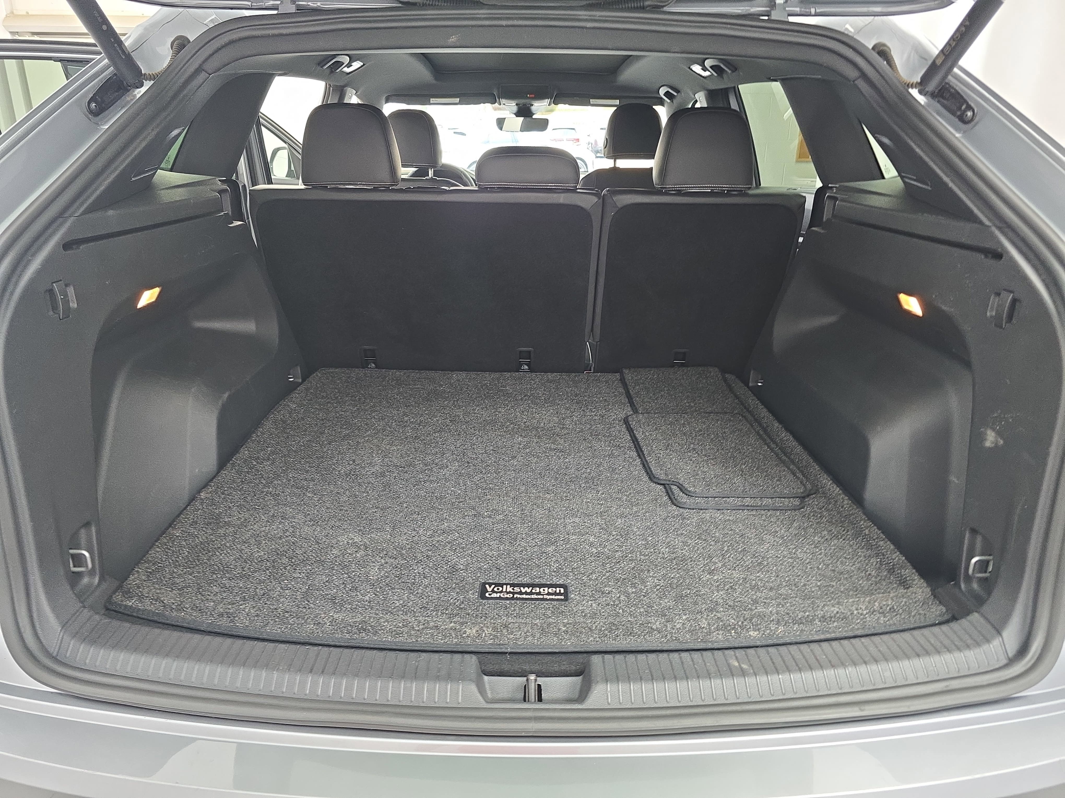 2023 Volkswagen Atlas Cross Sport 3.6L V6 SEL Premium R-Line