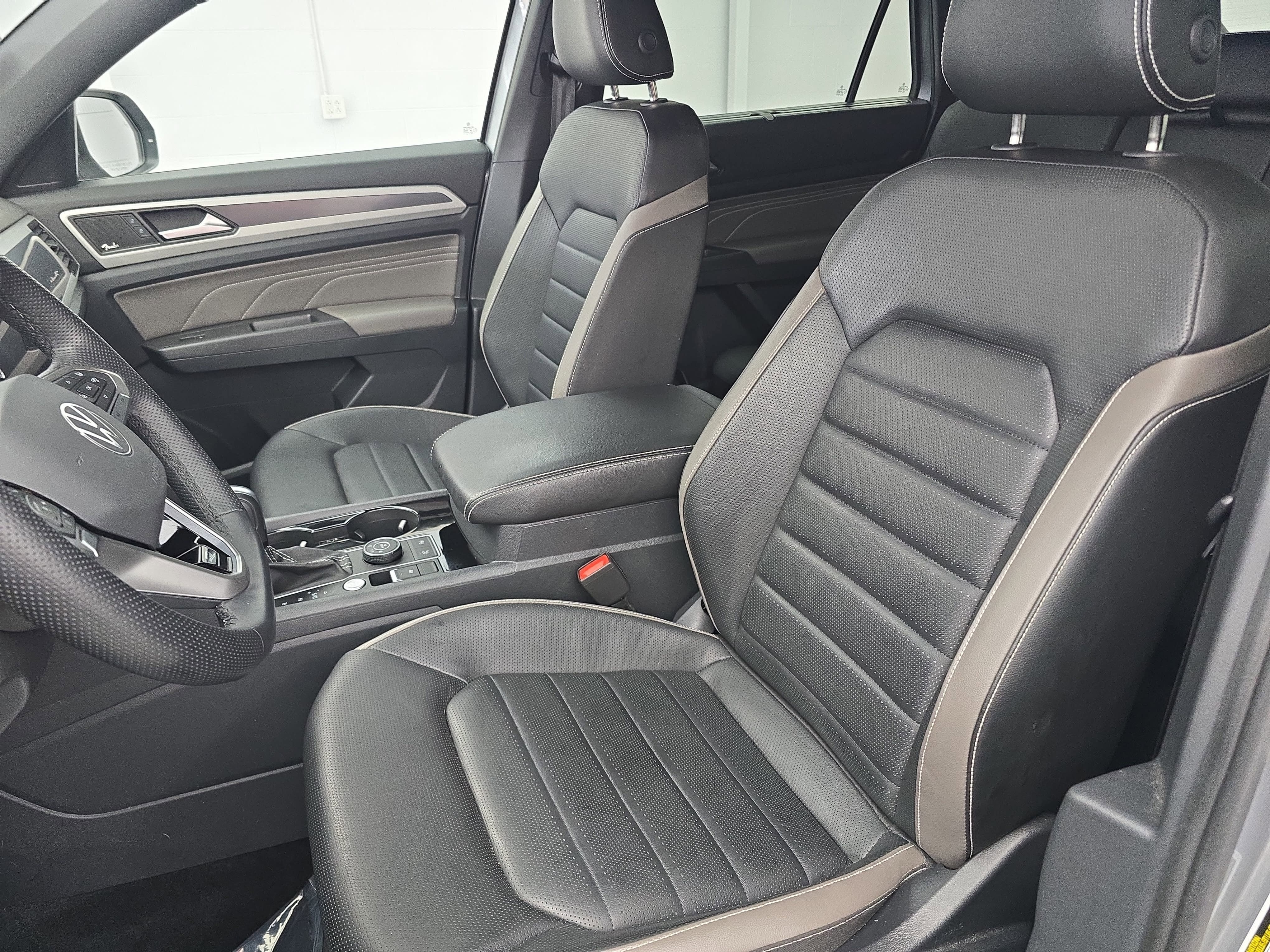 2023 Volkswagen Atlas Cross Sport 3.6L V6 SEL Premium R-Line