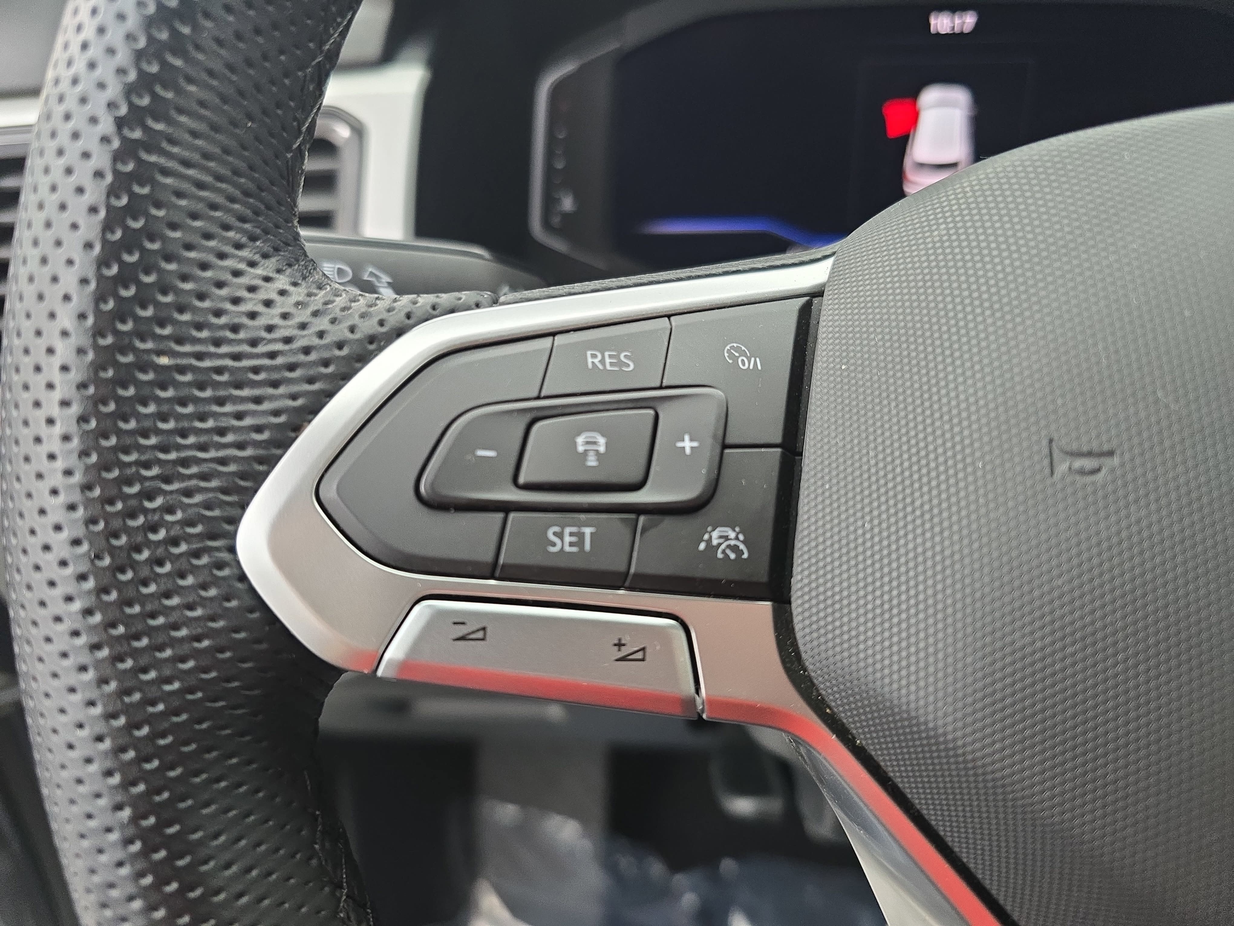 2023 Volkswagen Atlas Cross Sport 3.6L V6 SEL Premium R-Line